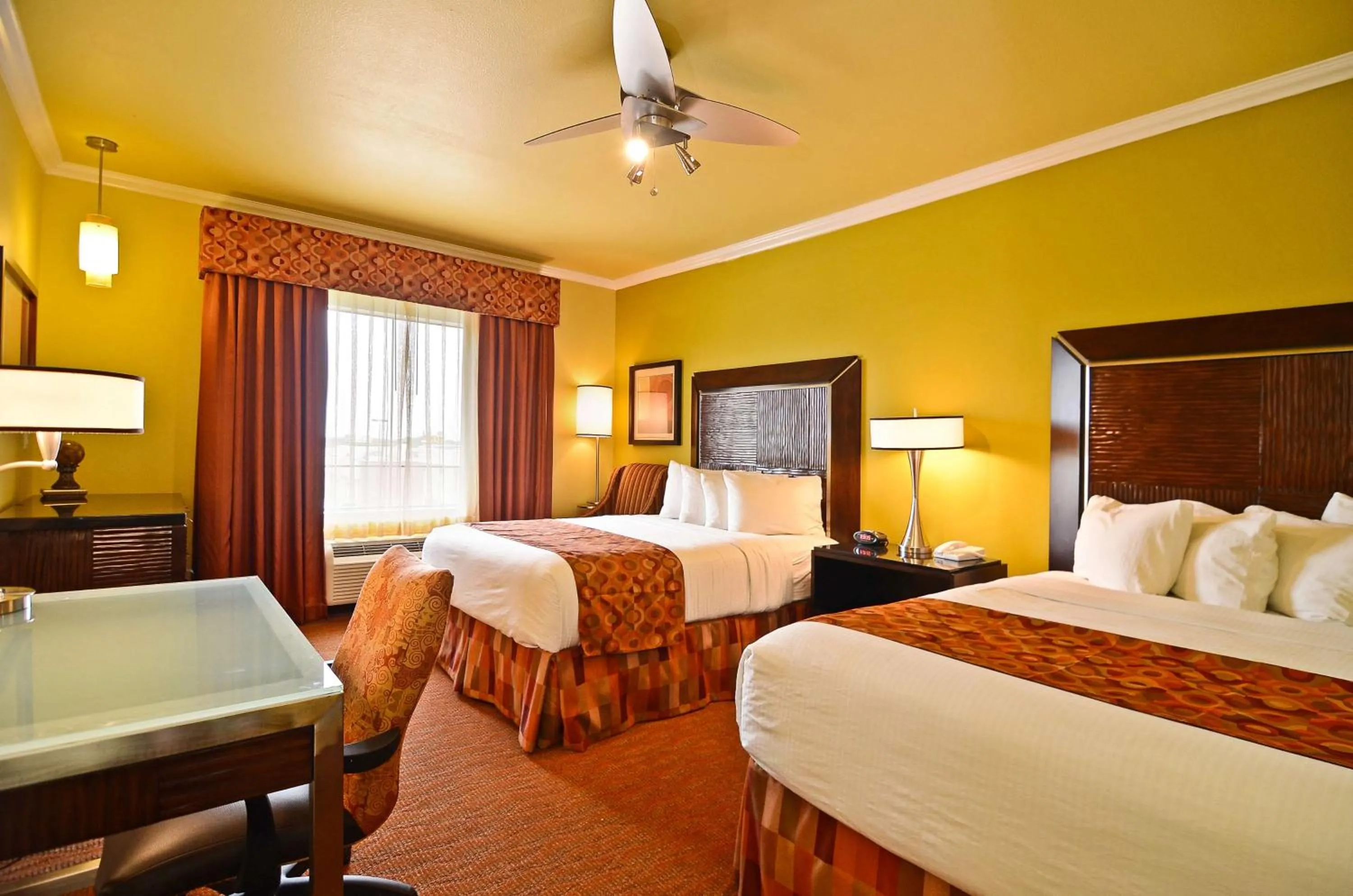 Photo of the whole room, Bed in Best Western Plus Christopher Inn & Suites
