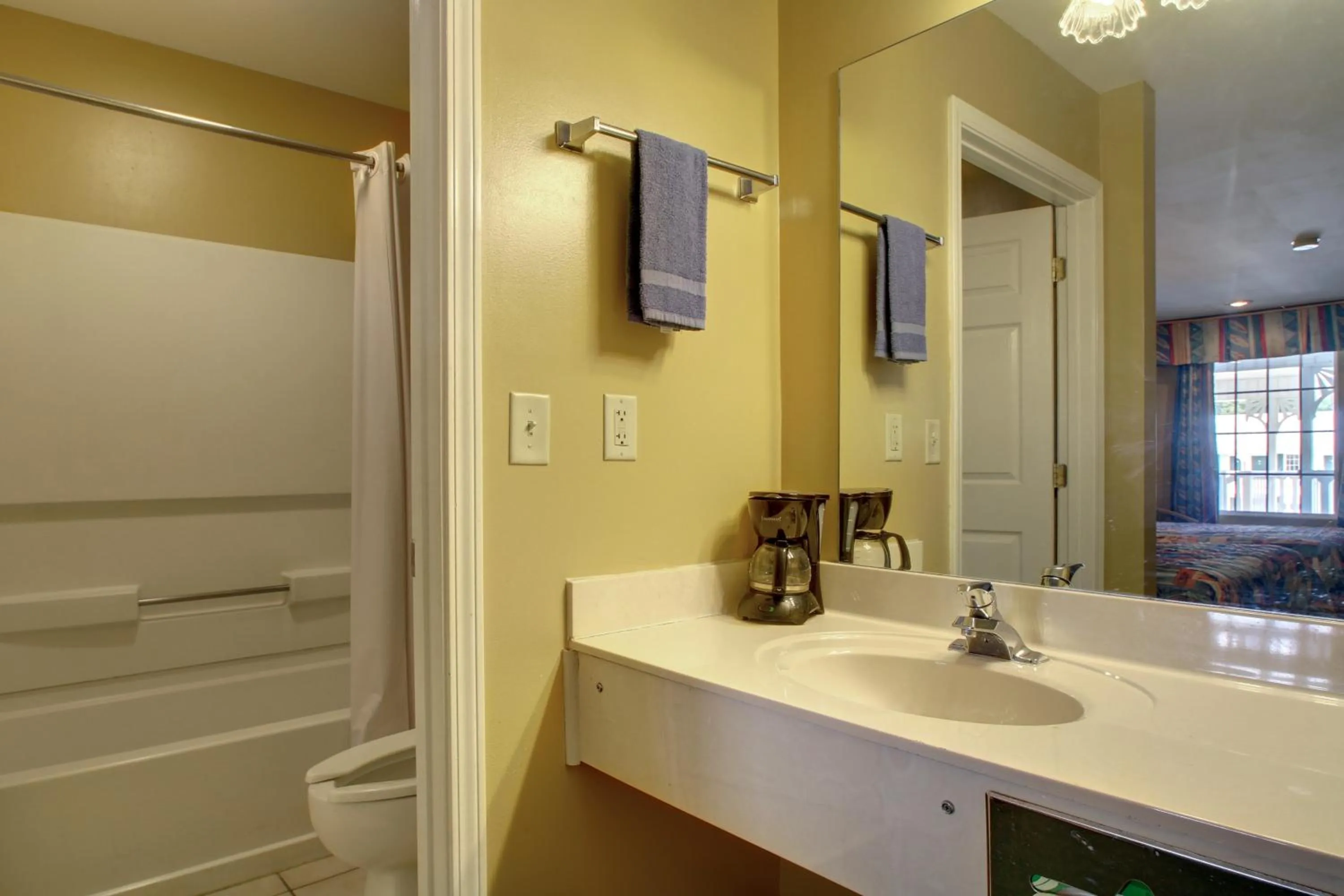 Key West Inn - Childersburg