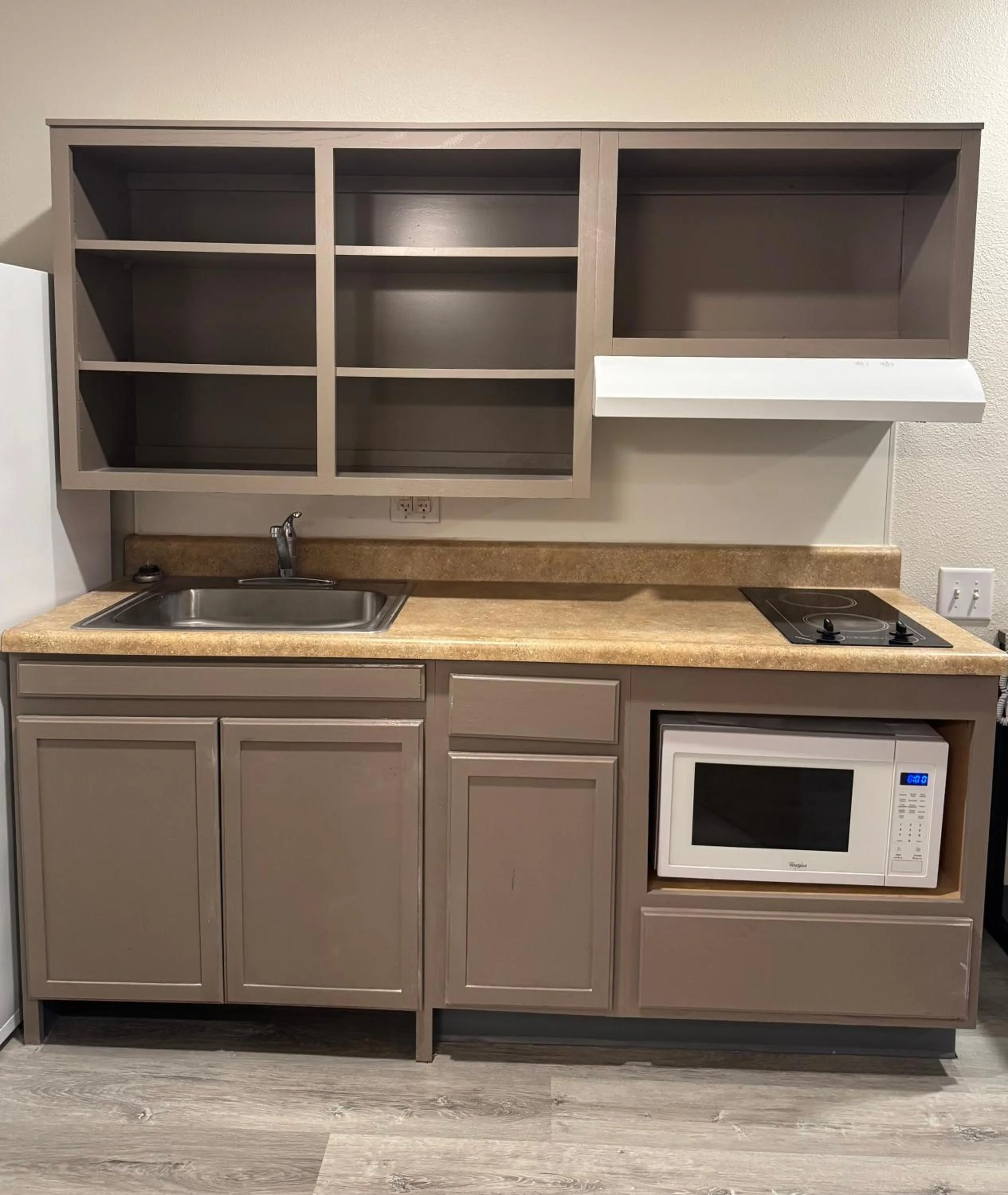 Kitchen or kitchenette in Baymont by Wyndham Dickinson