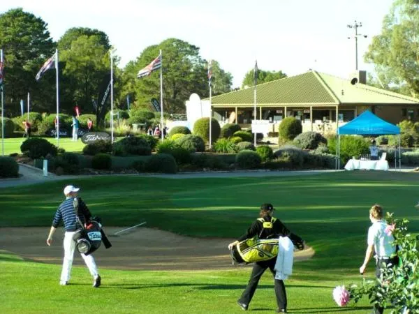 Golfcourse in Tocumwal Early Settlers Motel