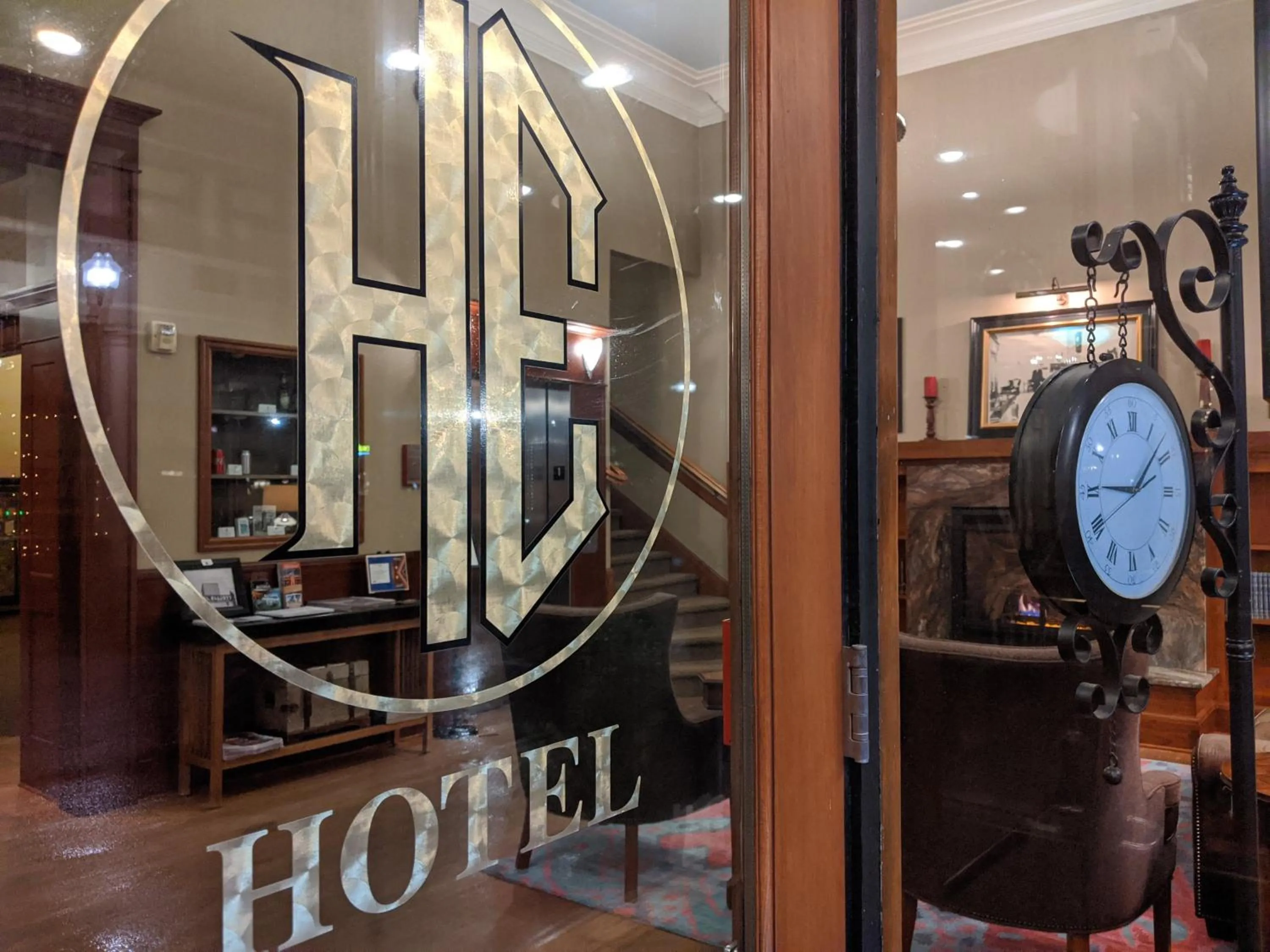 Facade/entrance in Hotel Elliott