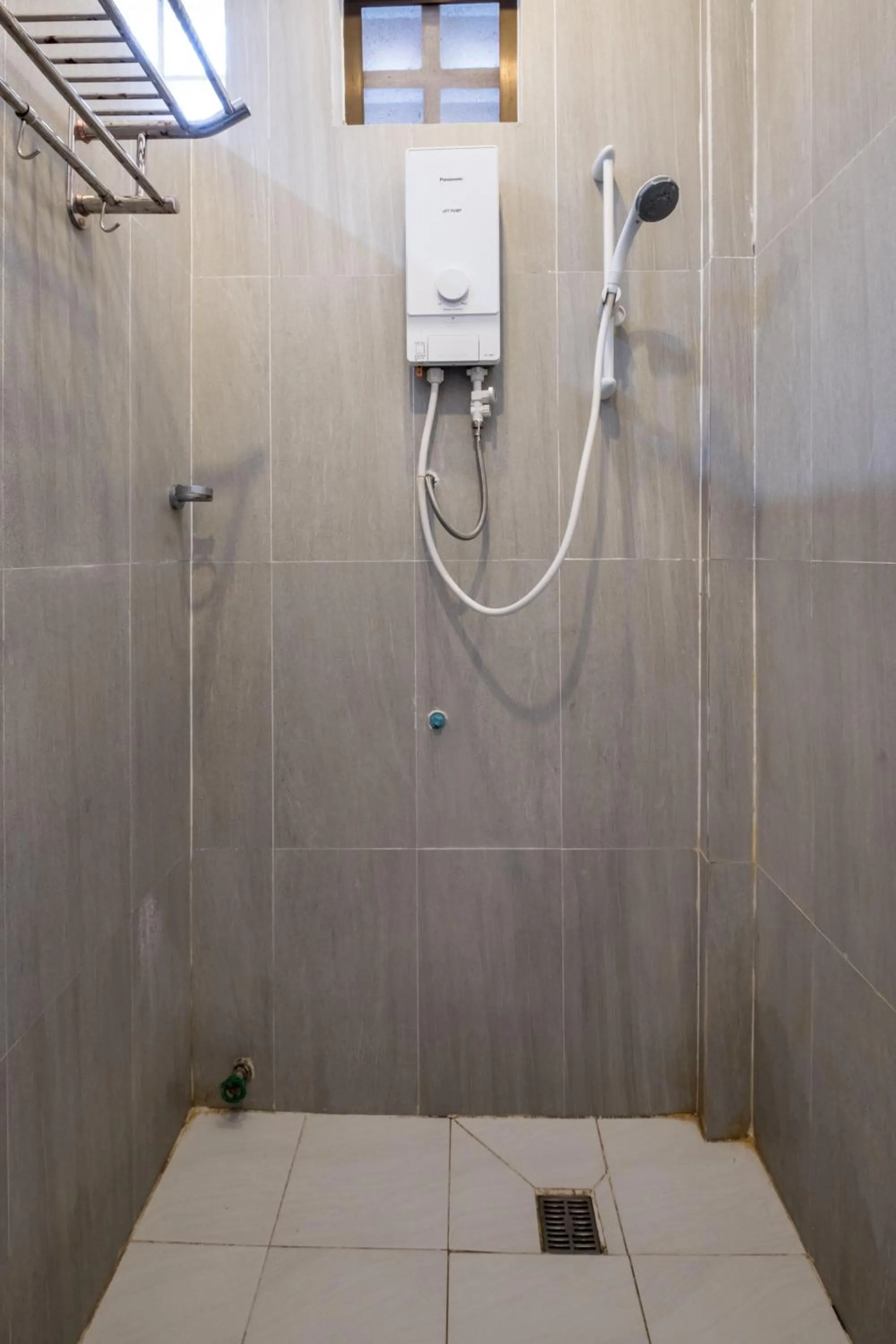 Shower in Kep Bungalows