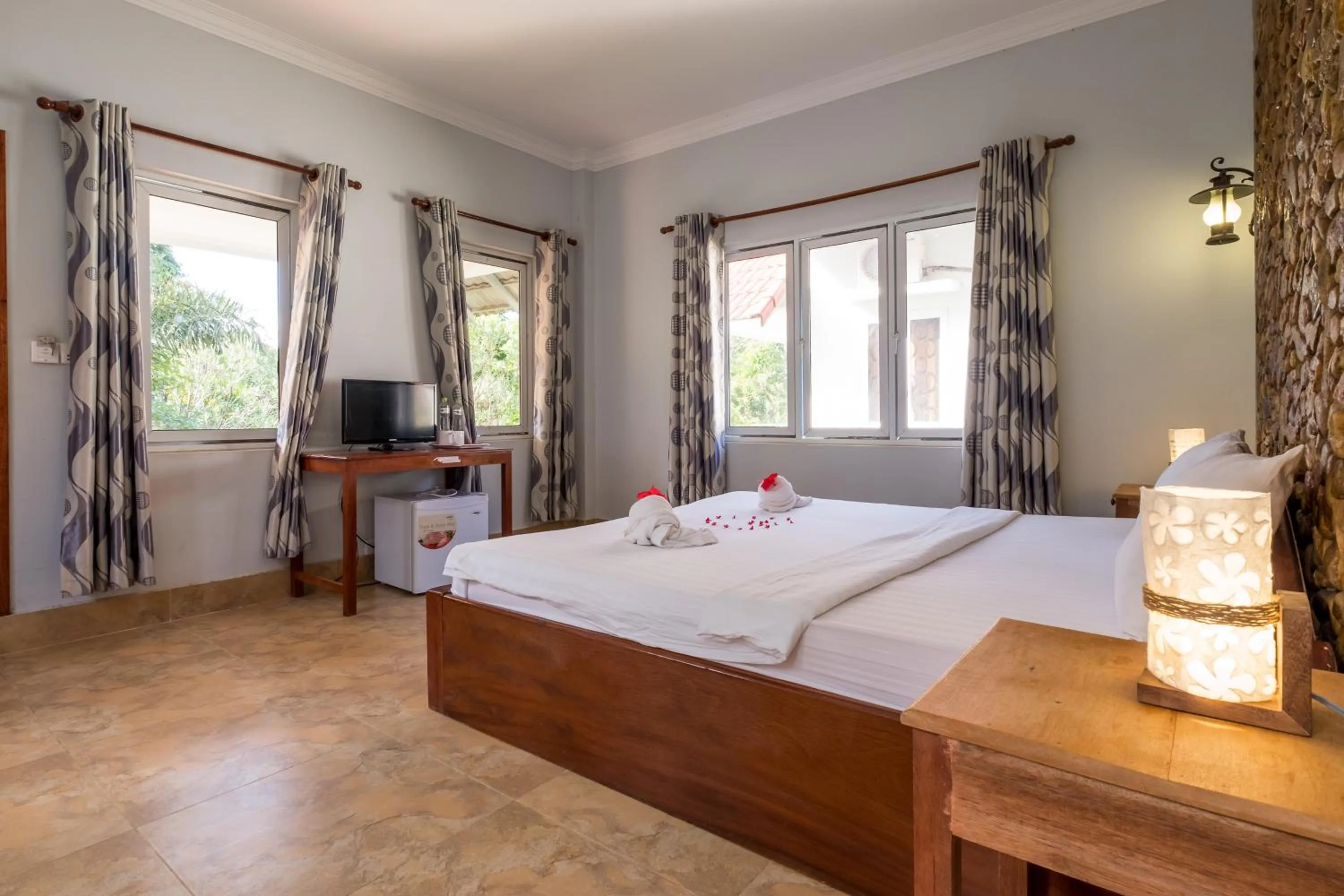 Bed in Kep Bungalows