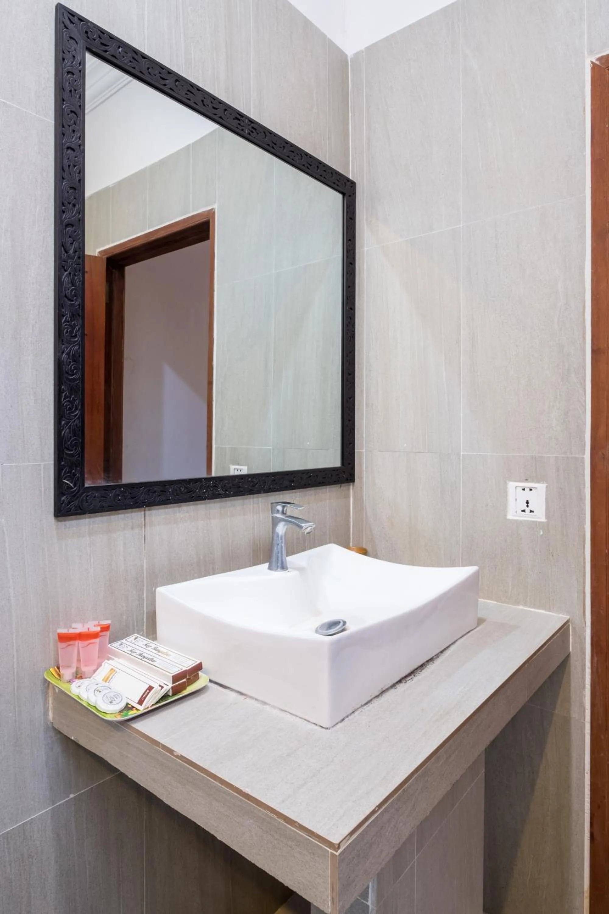 Shower in Kep Bungalows