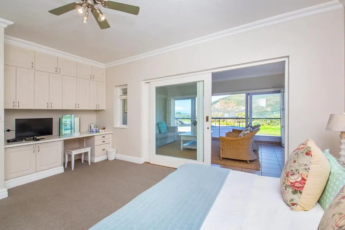 Family Room with Sea View in Bollard Bay House Family Room with Sea View in Bollard Bay House