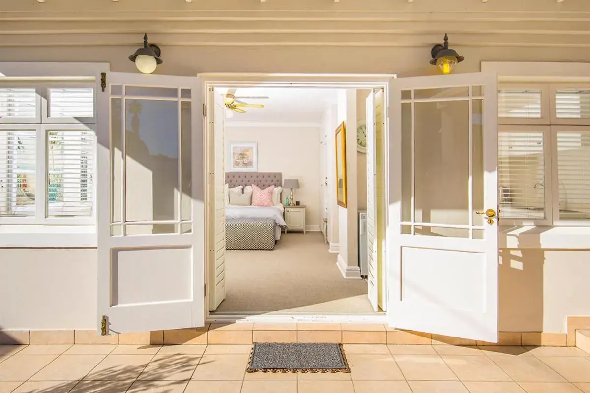 Luxury Double or Twin Room in Bollard Bay House Luxury Double or Twin Room in Bollard Bay House