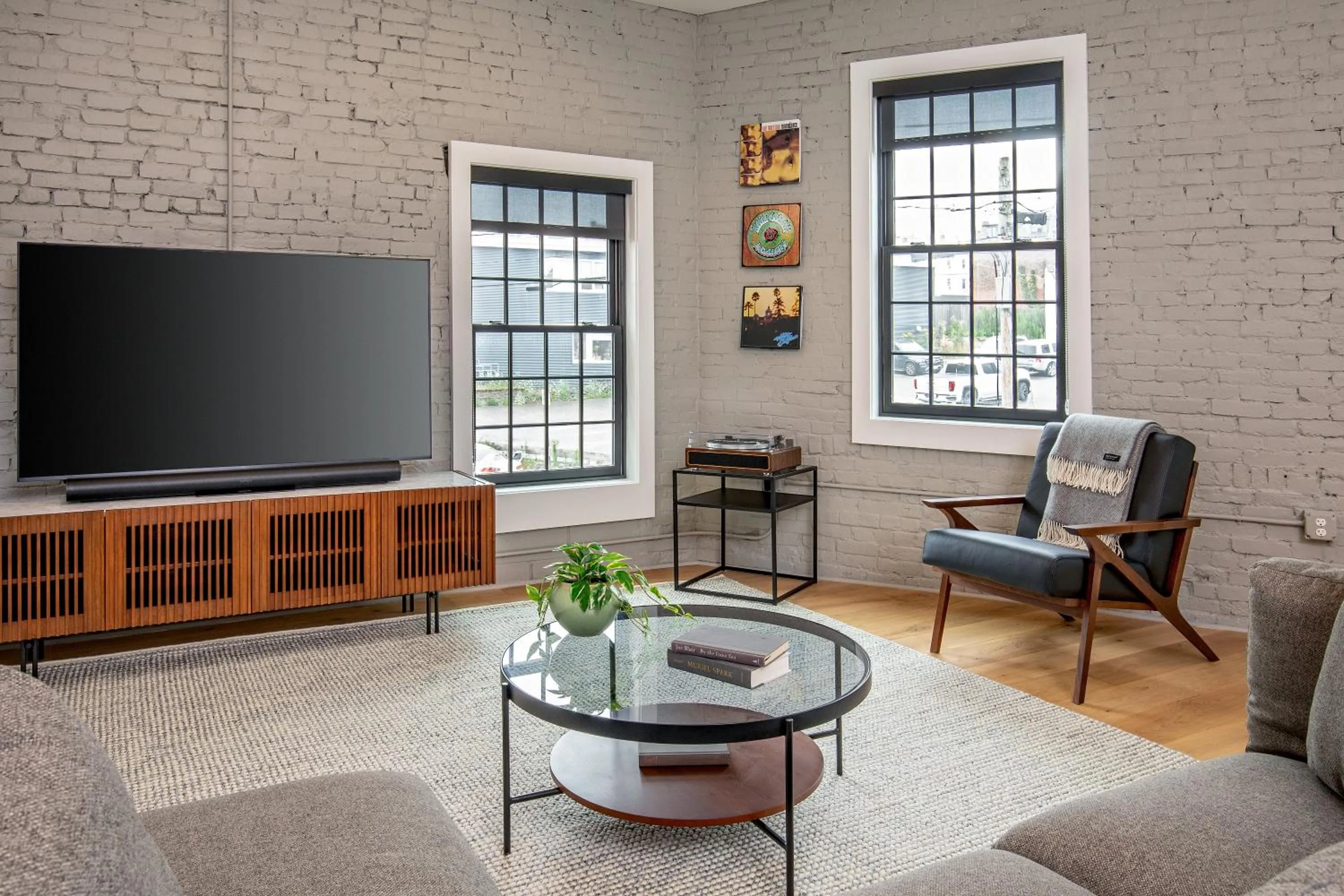 TV and multimedia in The Weldon Hotel