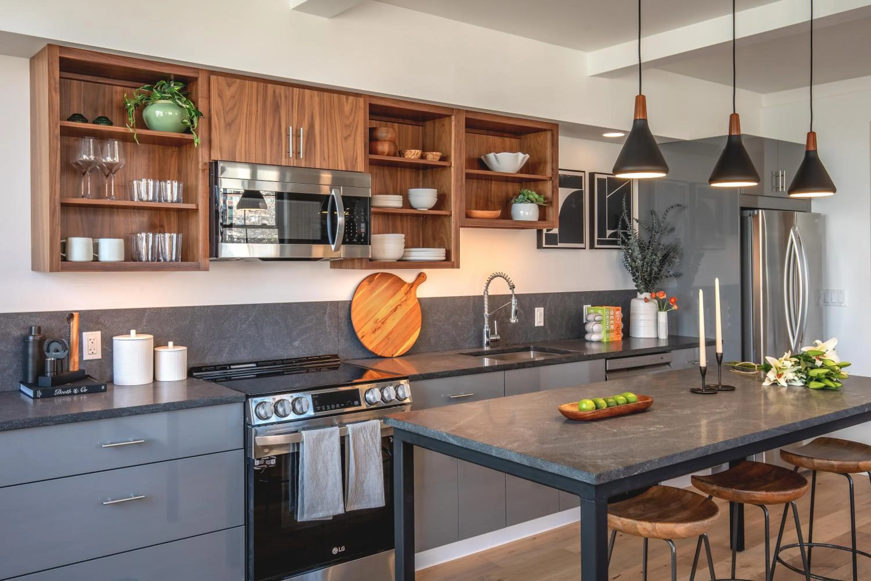 Coffee/tea facilities in The Weldon Hotel