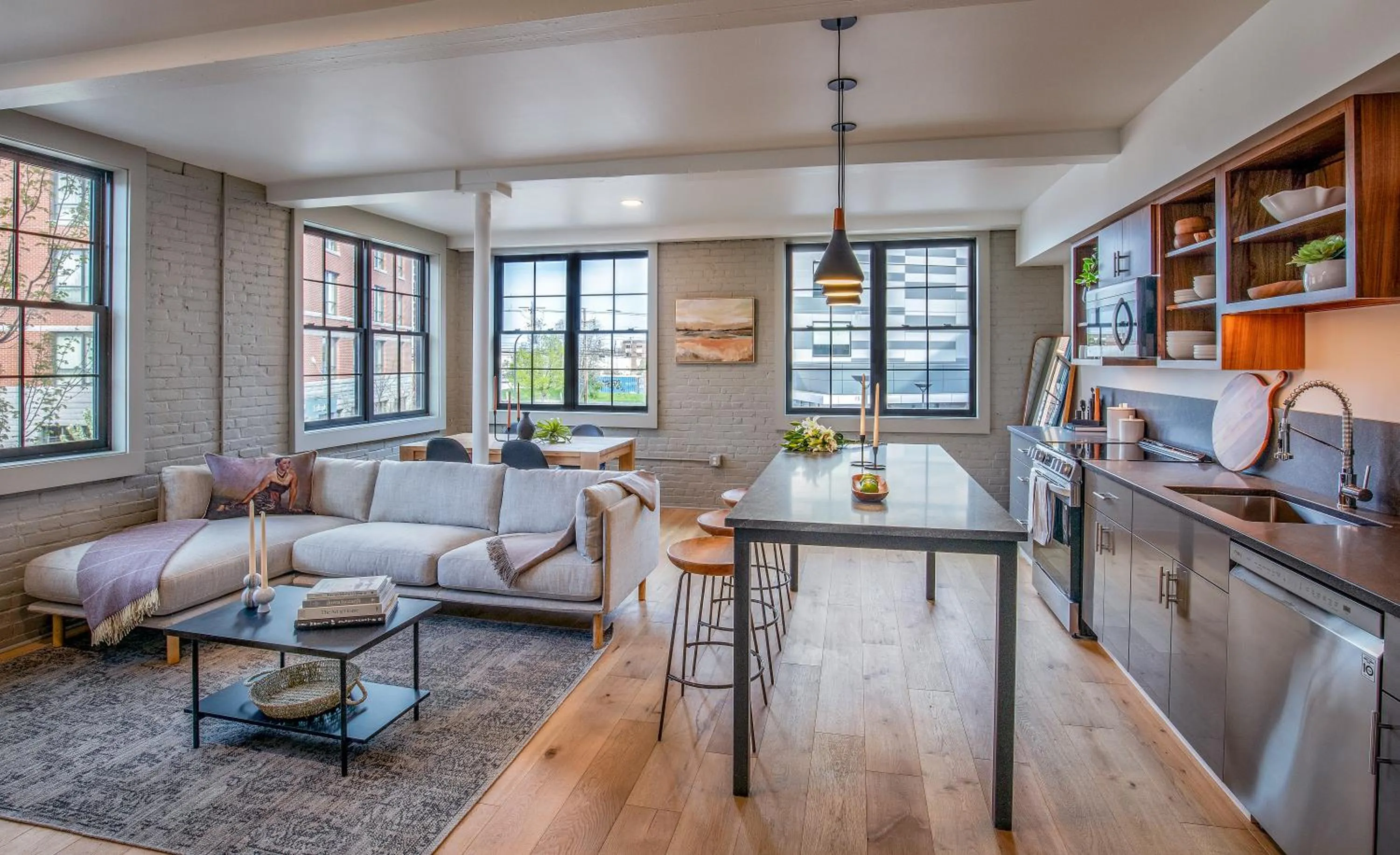 Kitchen or kitchenette in The Weldon Hotel