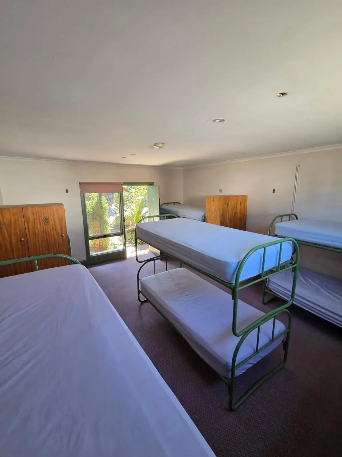 Bed in Mansfield Travellers Lodge