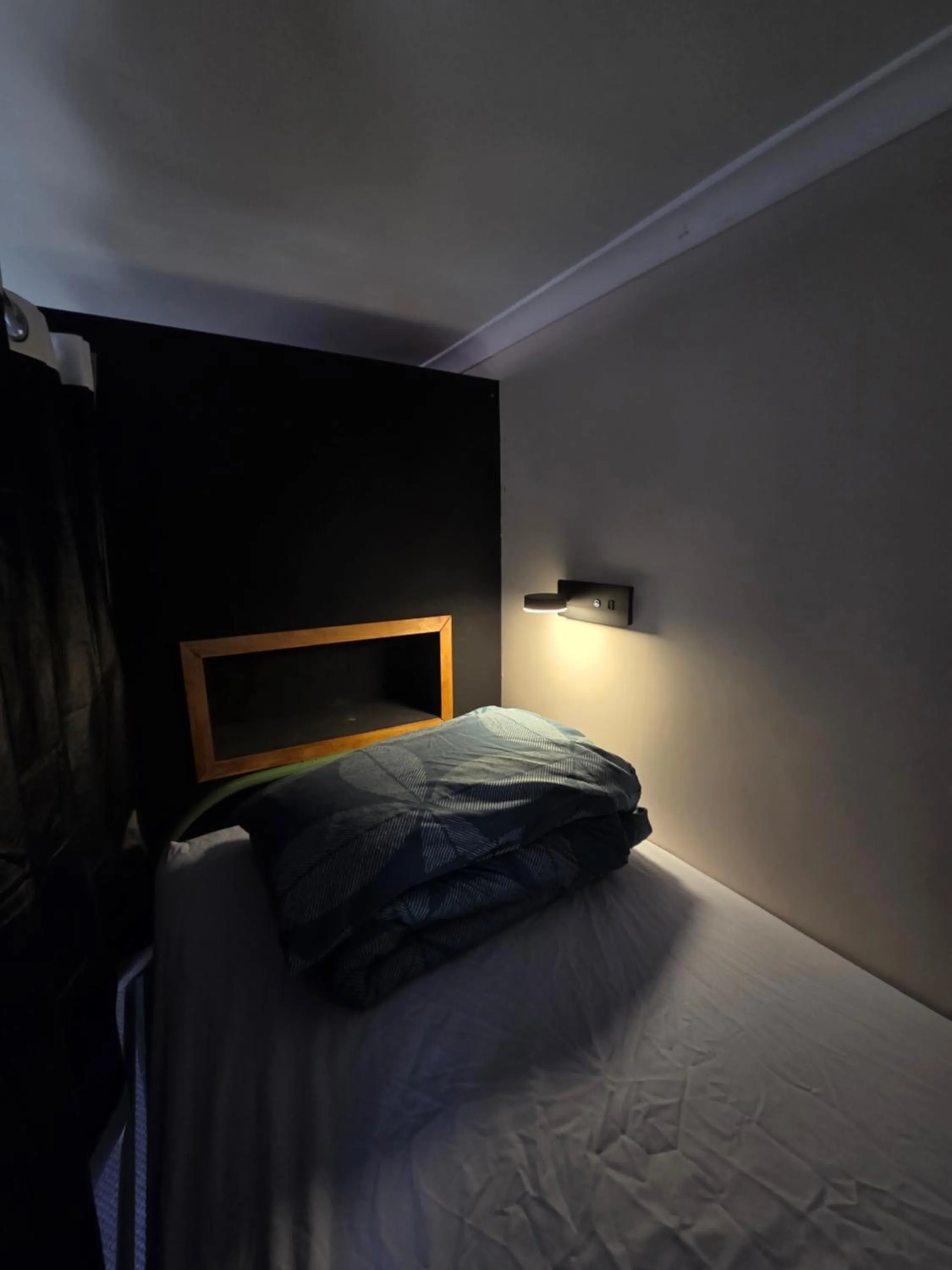 bunk bed, Bed in Mansfield Travellers Lodge