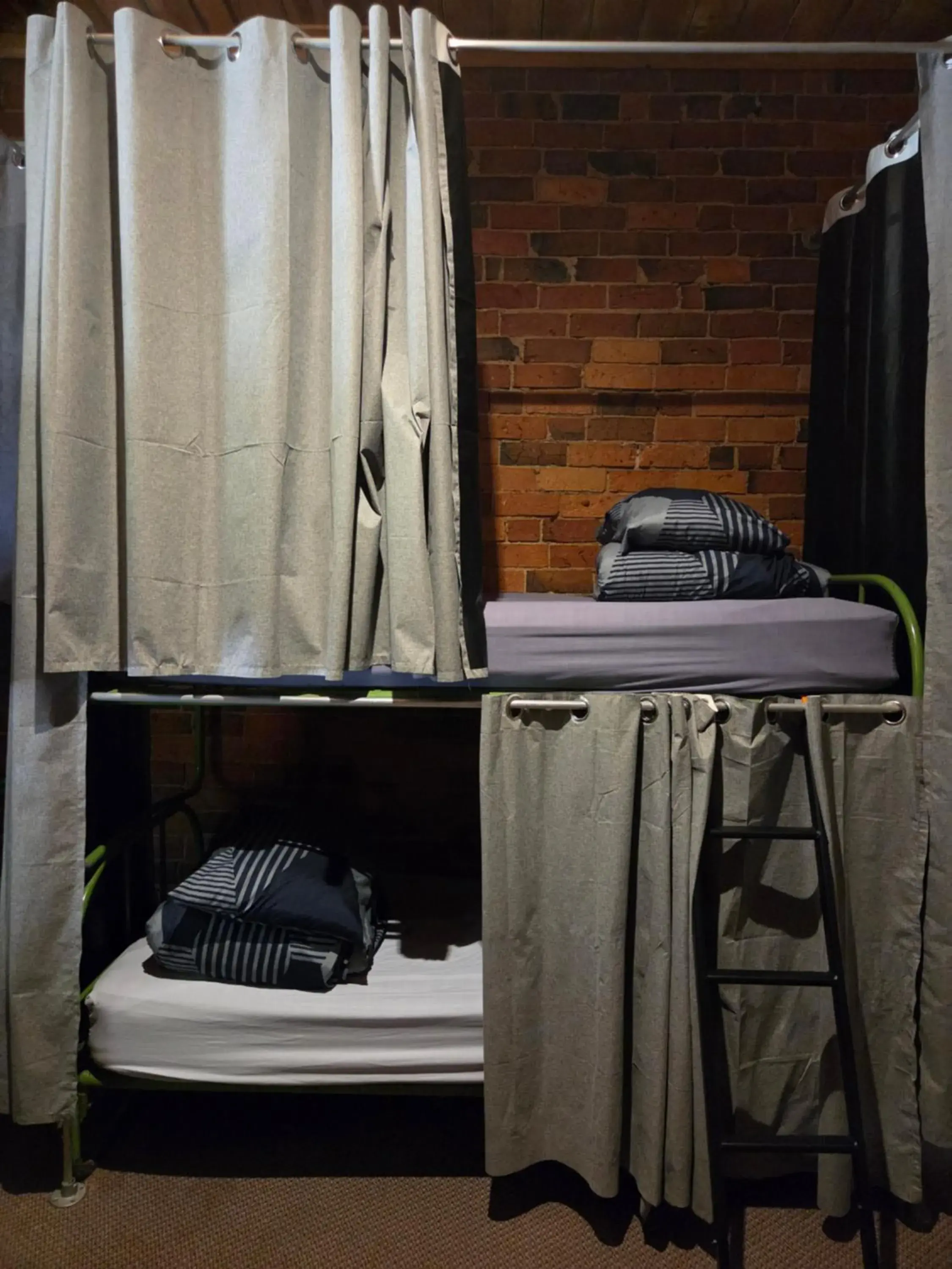 Bed in 6-Bed Dormitory Room - 2 in Mansfield Travellers Lodge Bed in 6-Bed Dormitory Room - 2 in Mansfield Travellers Lodge