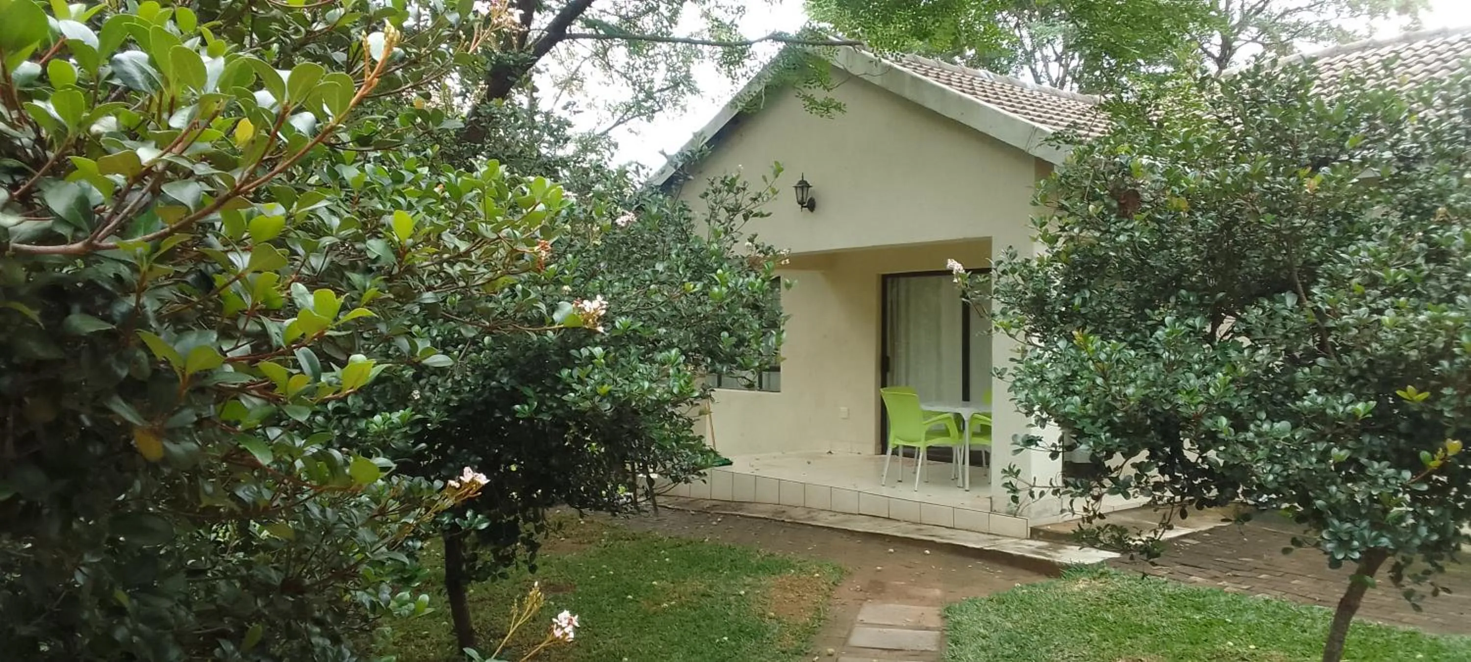 Street view in Sand River Cottages