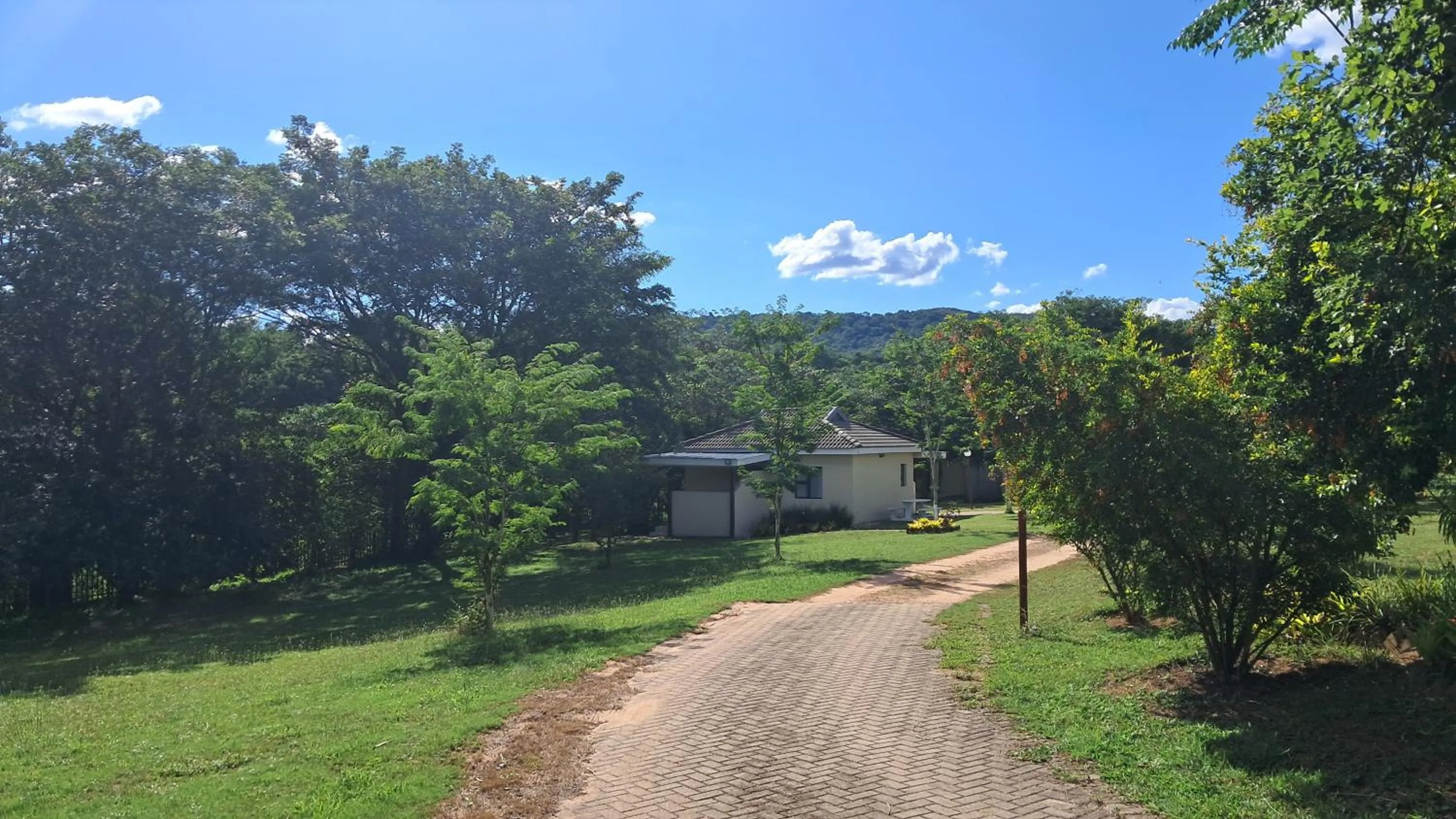 Street view in Sand River Cottages