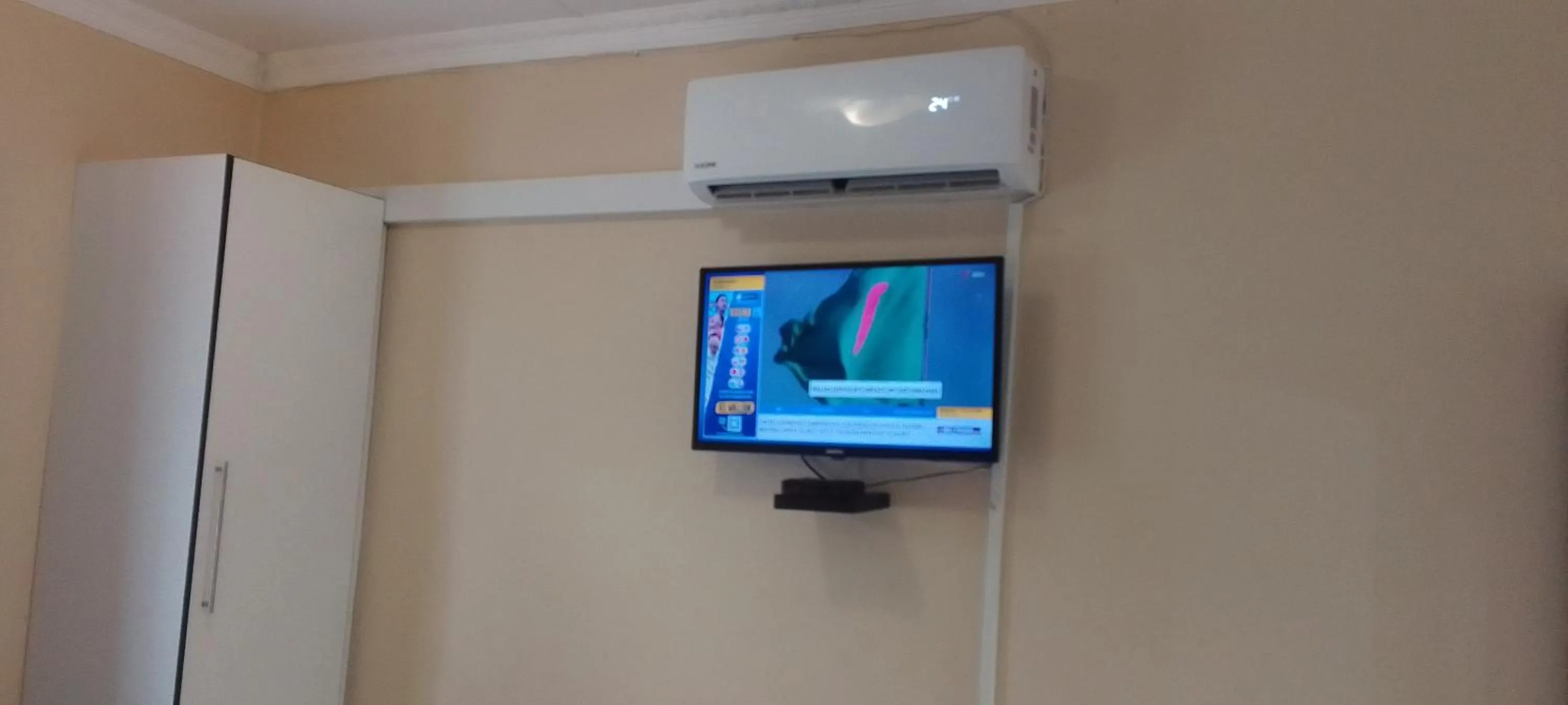 TV and multimedia in Sand River Cottages