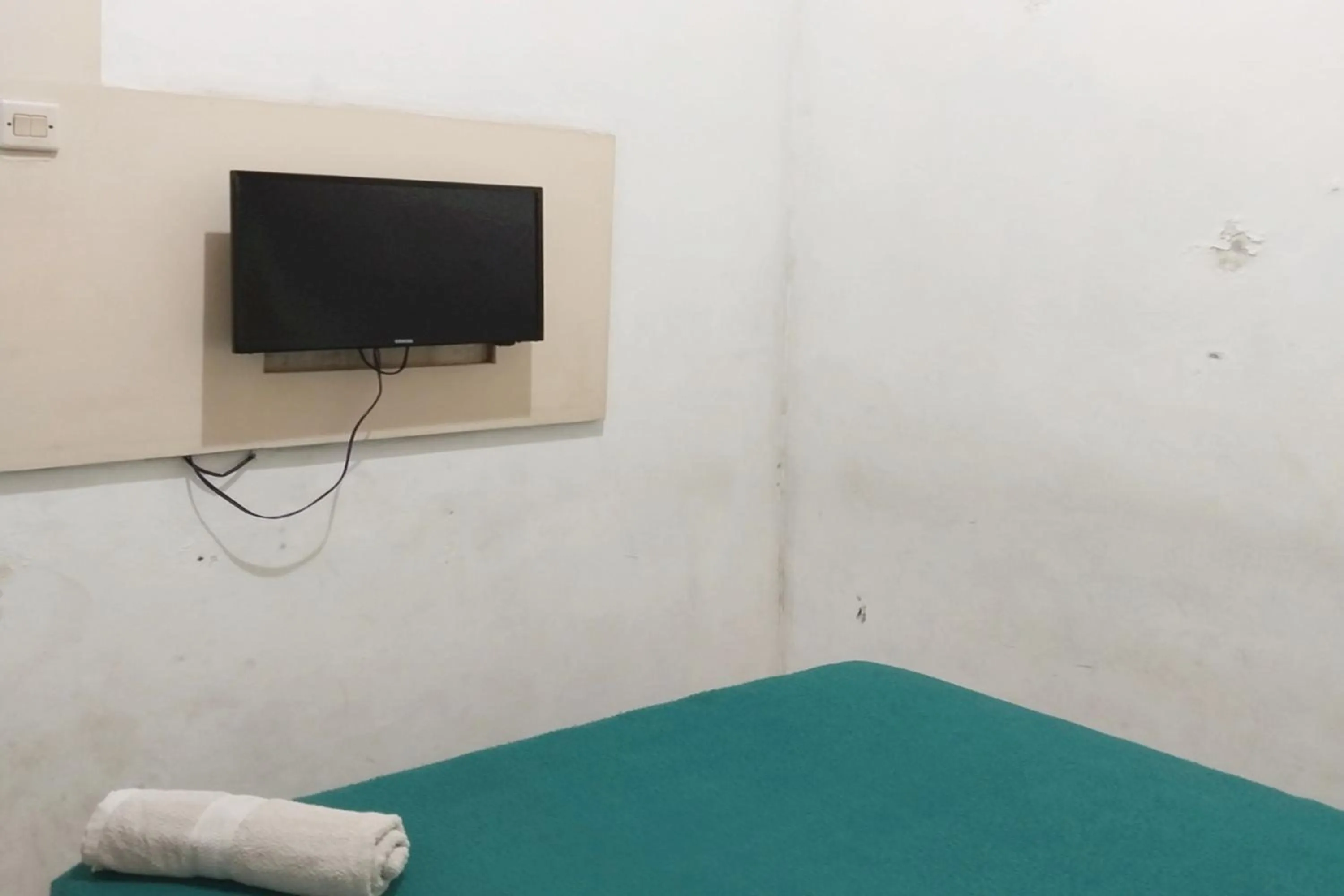 TV and multimedia in Pondok Family