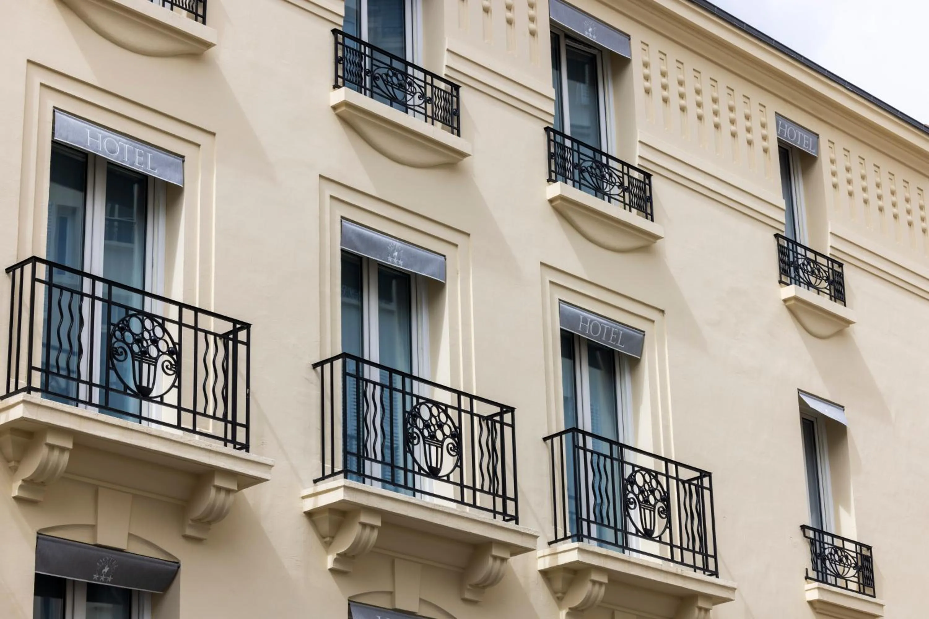 Property building in Hotel Charlemagne