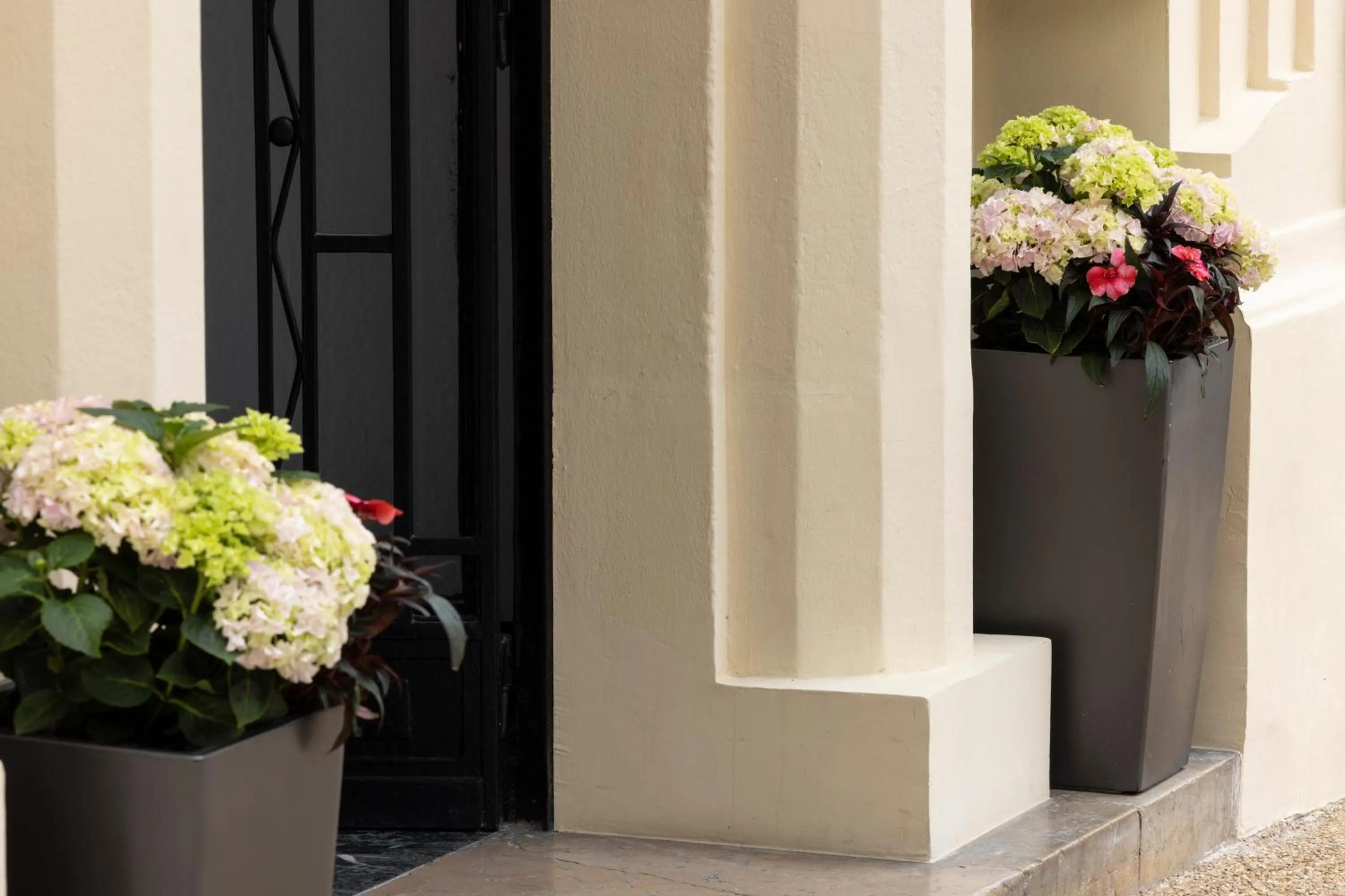 Facade/entrance in Hotel Charlemagne