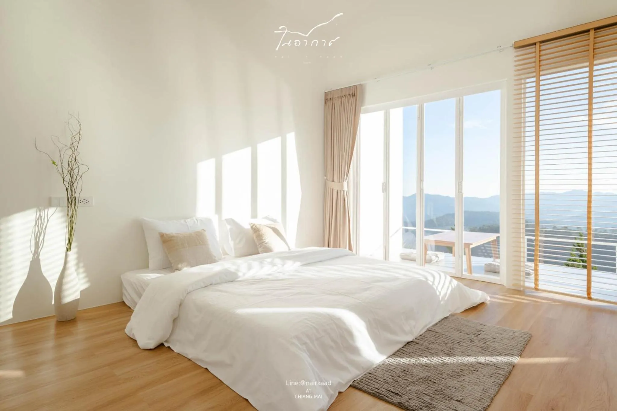 Photo of the whole room, Bed in Bon r kaad