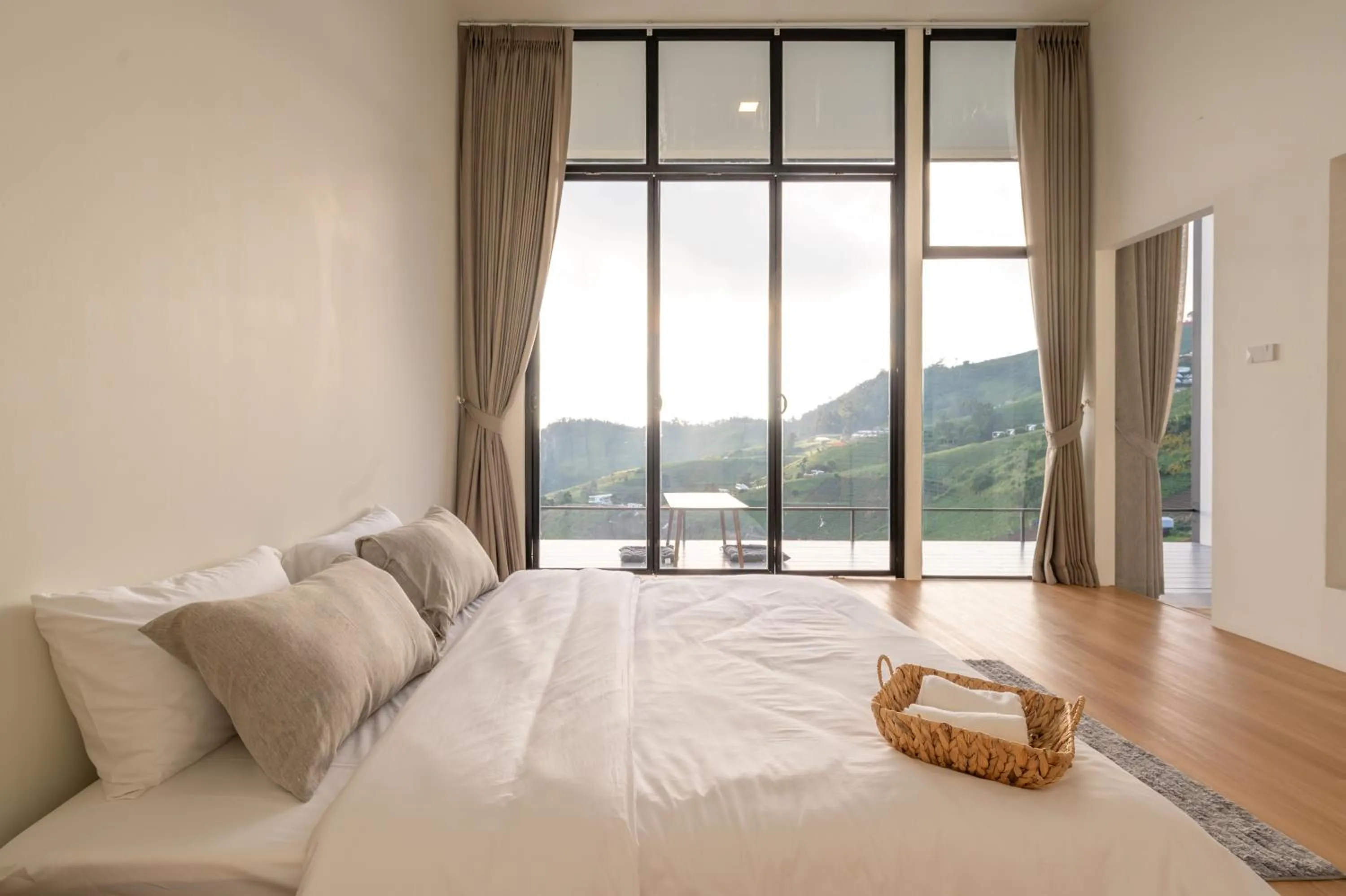 Bedroom, Bed in Bon r kaad