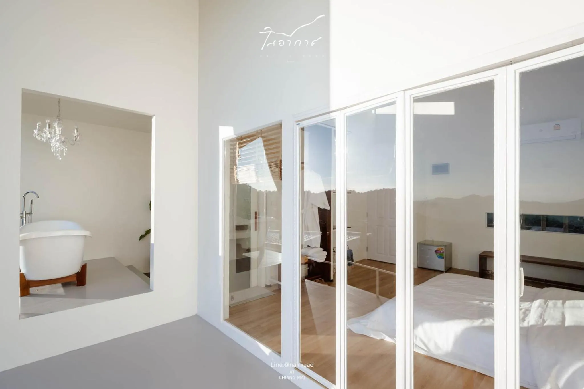 Photo of the whole room, Bed in Bon r kaad