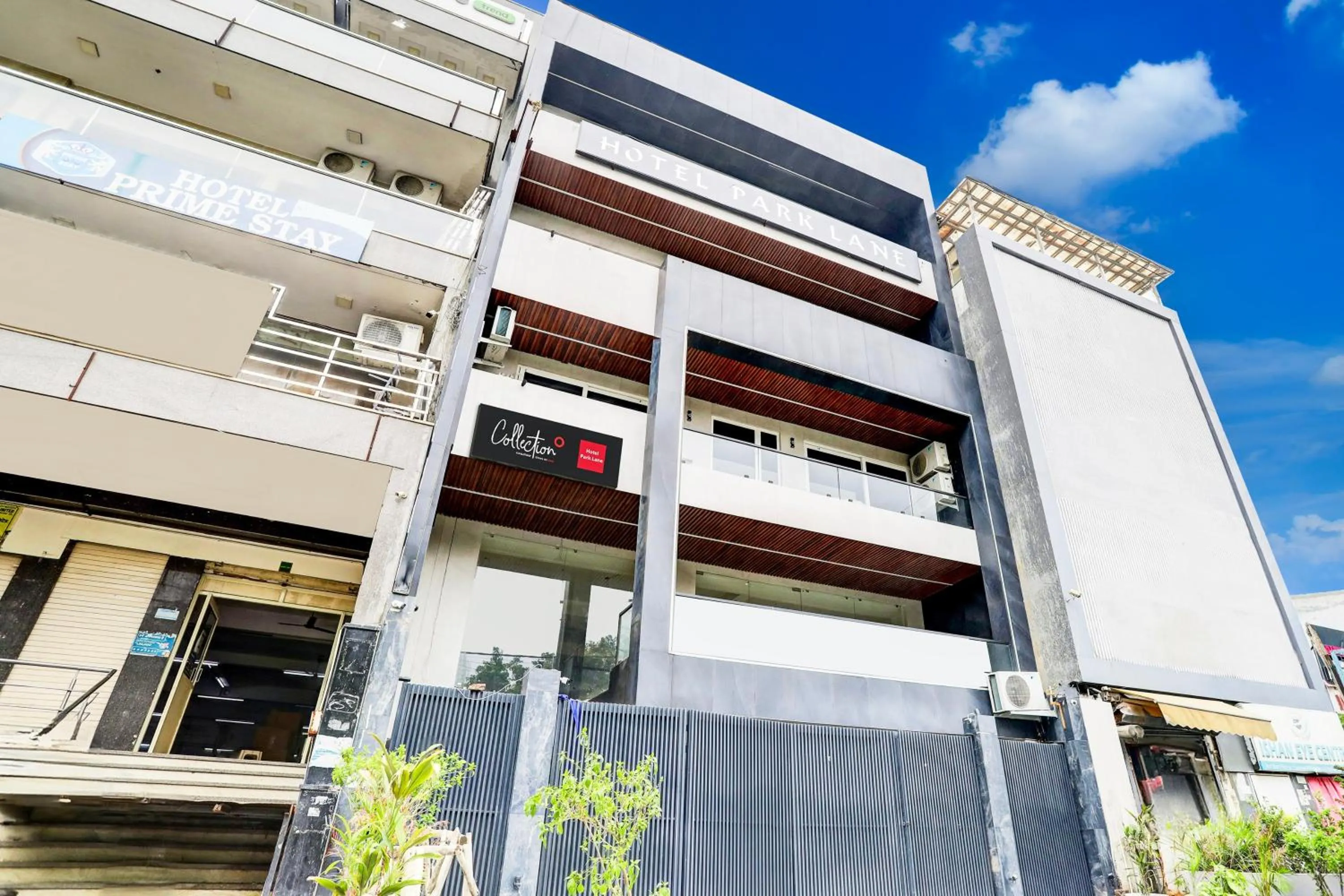 Facade/entrance in Collection O THE PARK LANE