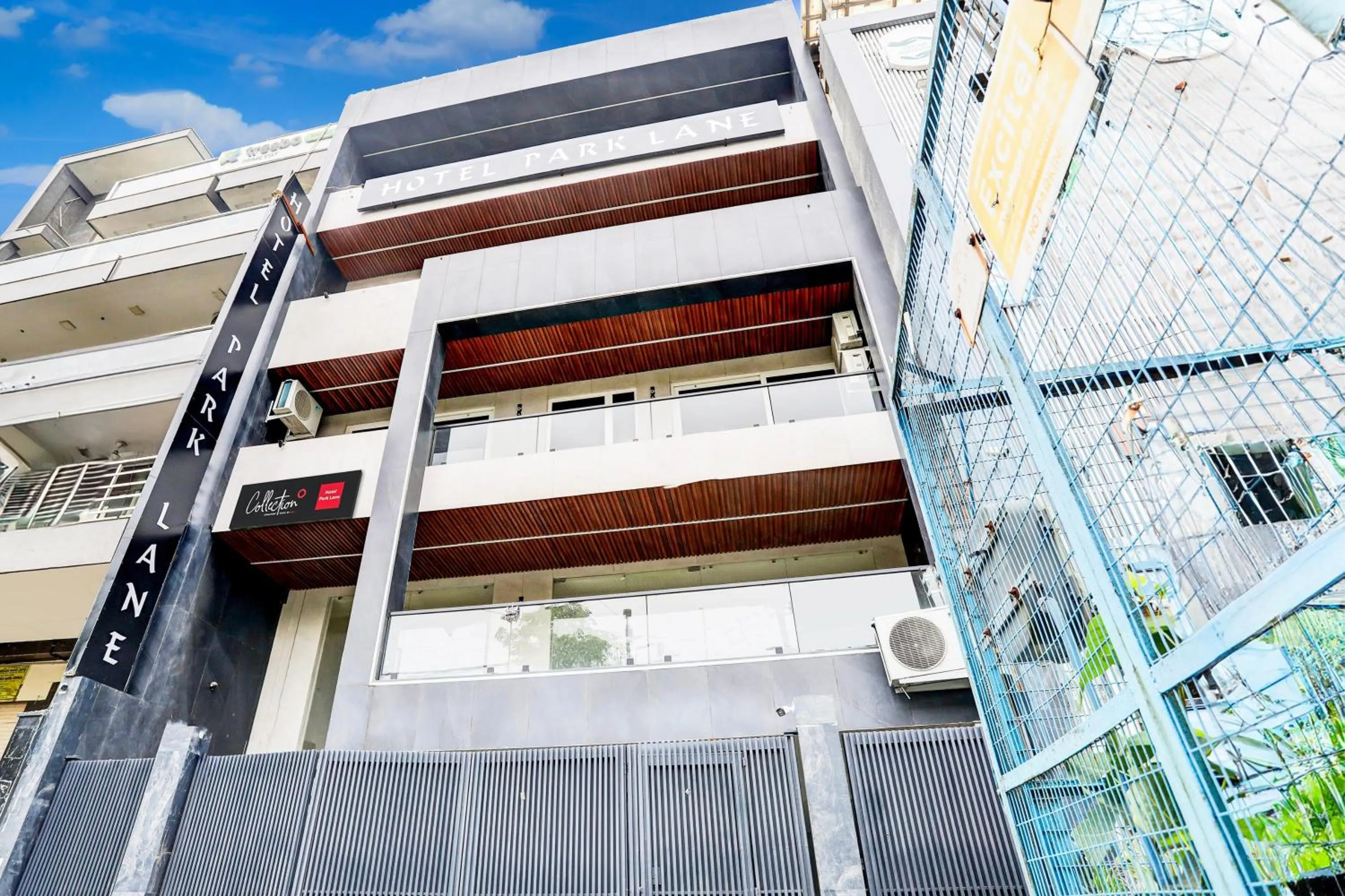 Facade/entrance in Collection O THE PARK LANE