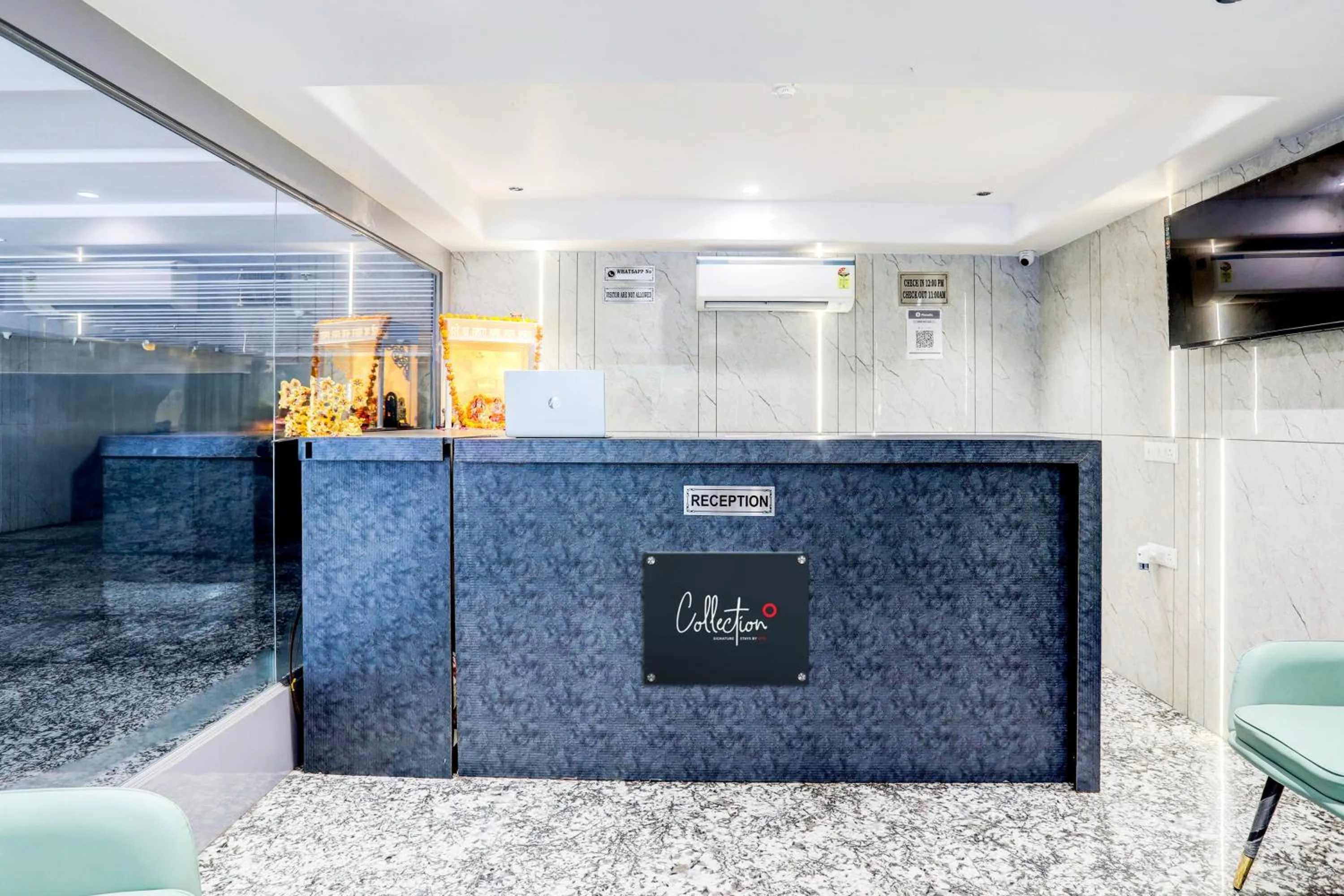 Lobby or reception in Collection O THE PARK LANE