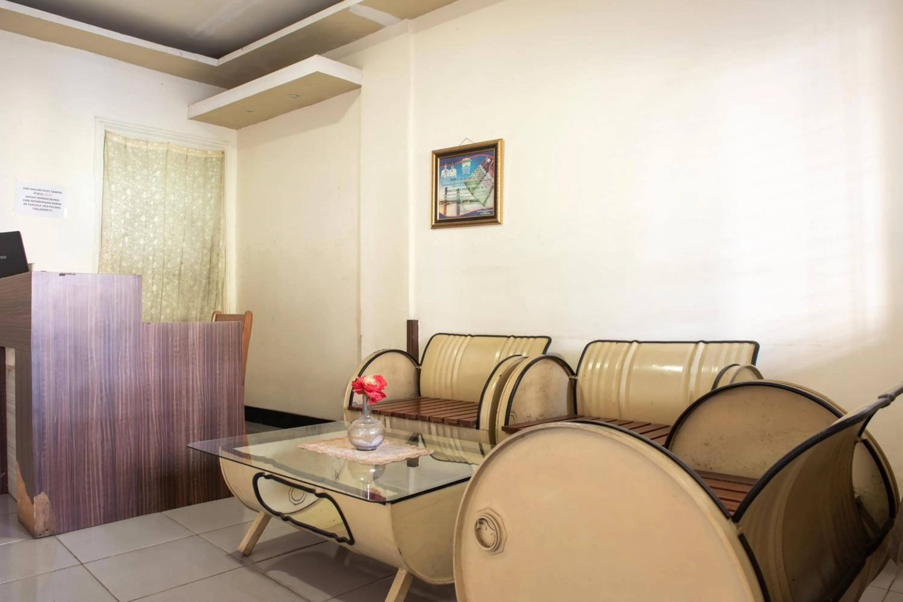 Lobby or reception in Hotel O Homestay Puspa Gemilang Syariah