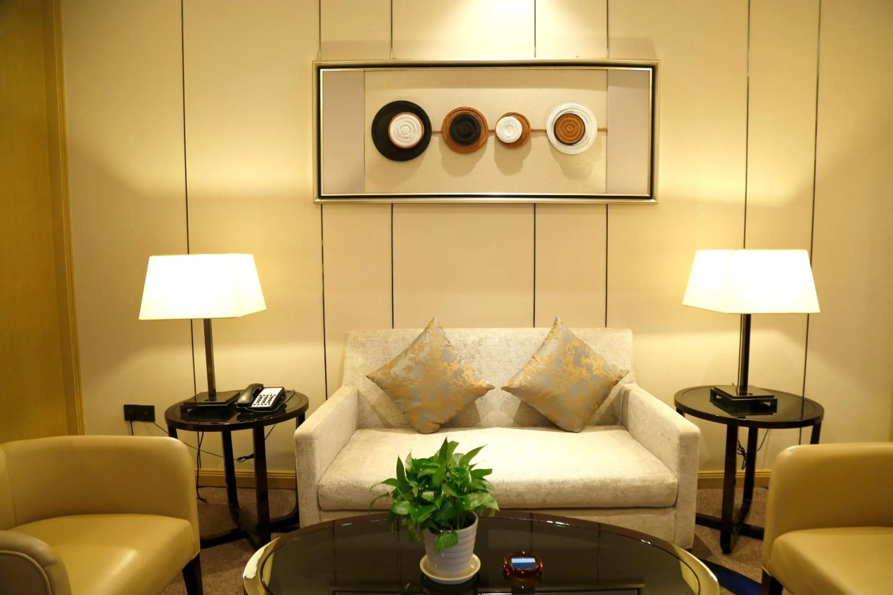 Living room in Wyndham Chongqing Yuelai