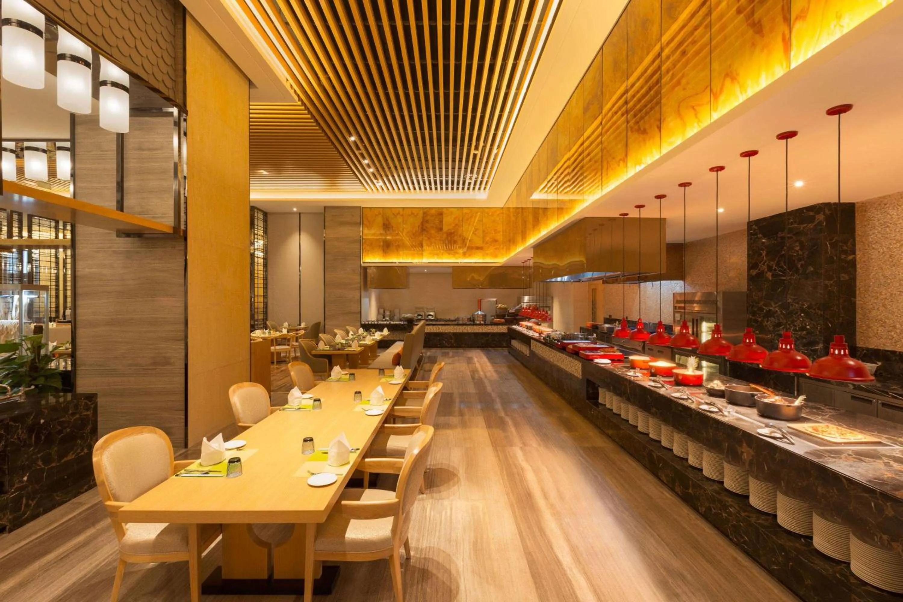 Restaurant/places to eat in Wyndham Chongqing Yuelai