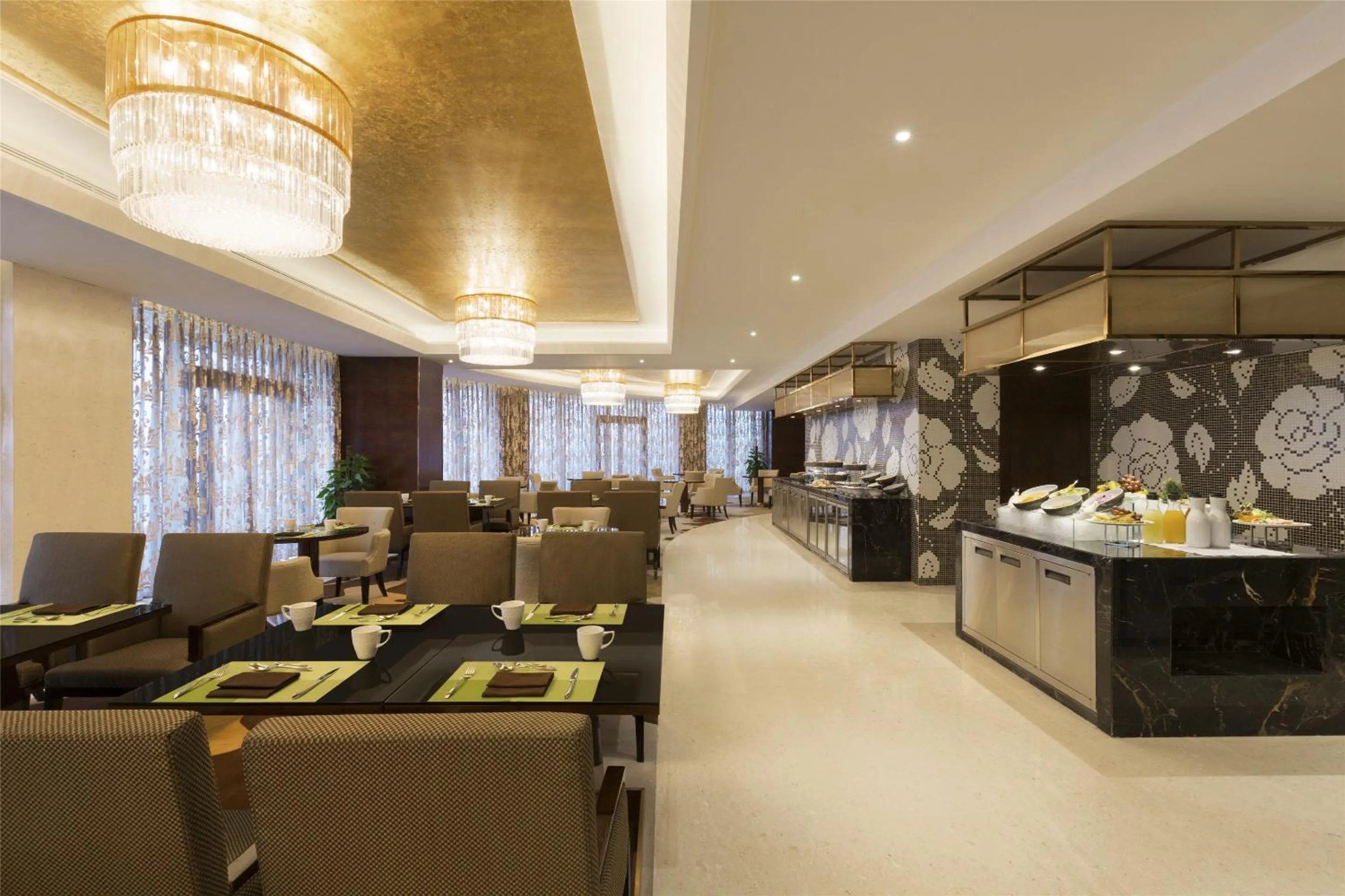 Restaurant/places to eat in Wyndham Chongqing Yuelai