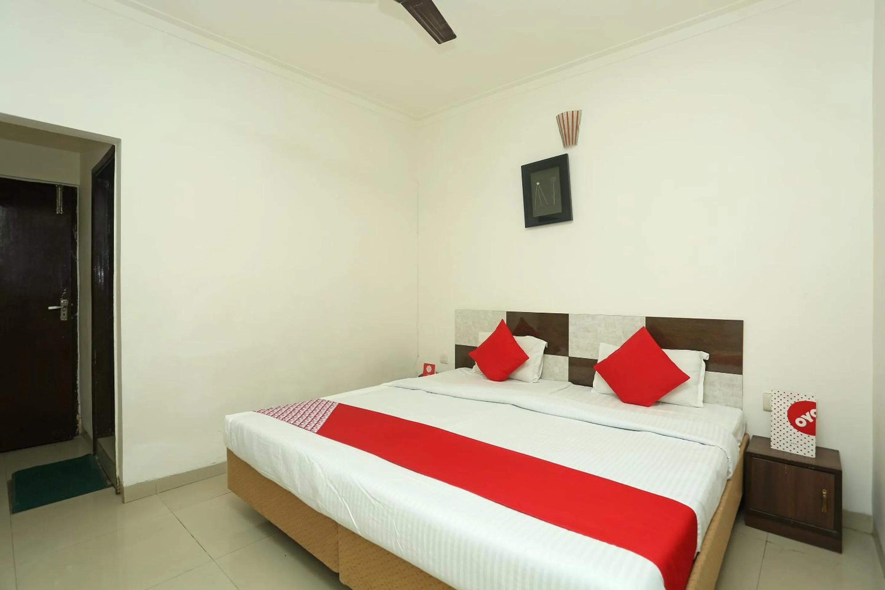 Bedroom in Hotel O Sai President