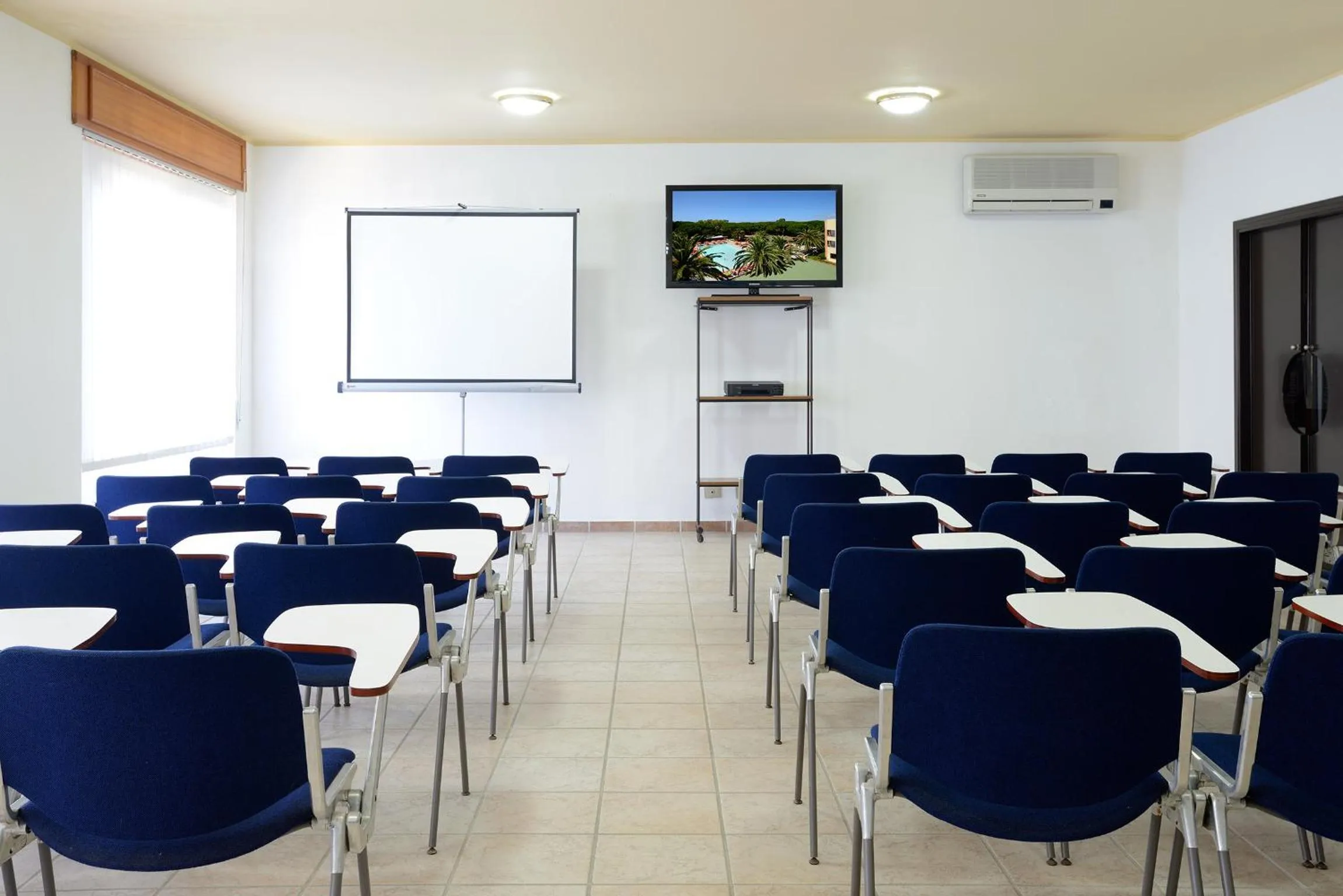 Business facilities in Residence Oasis