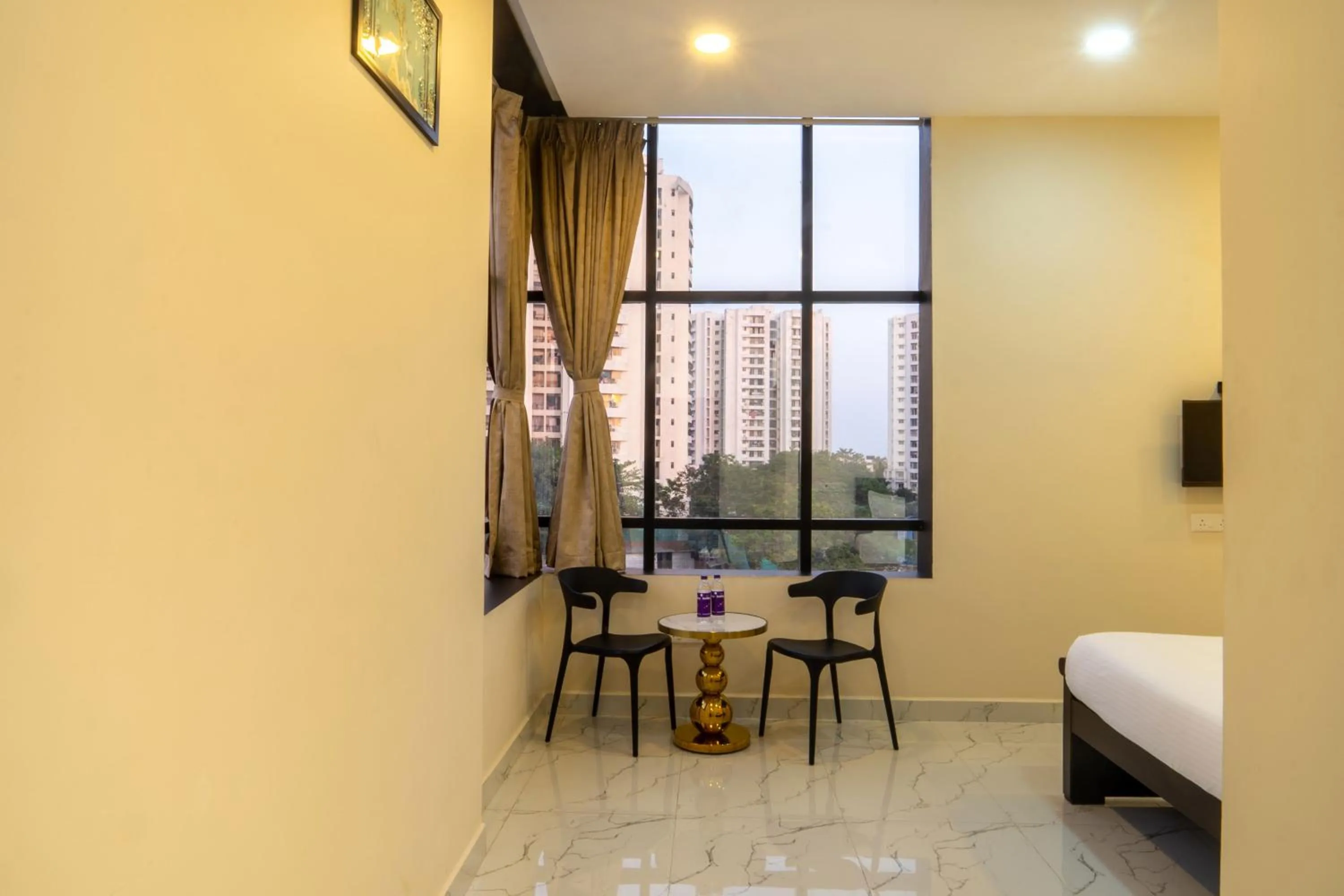 Seating area, Bed in VR Paradise - Near SIPCOT Chennai OMR