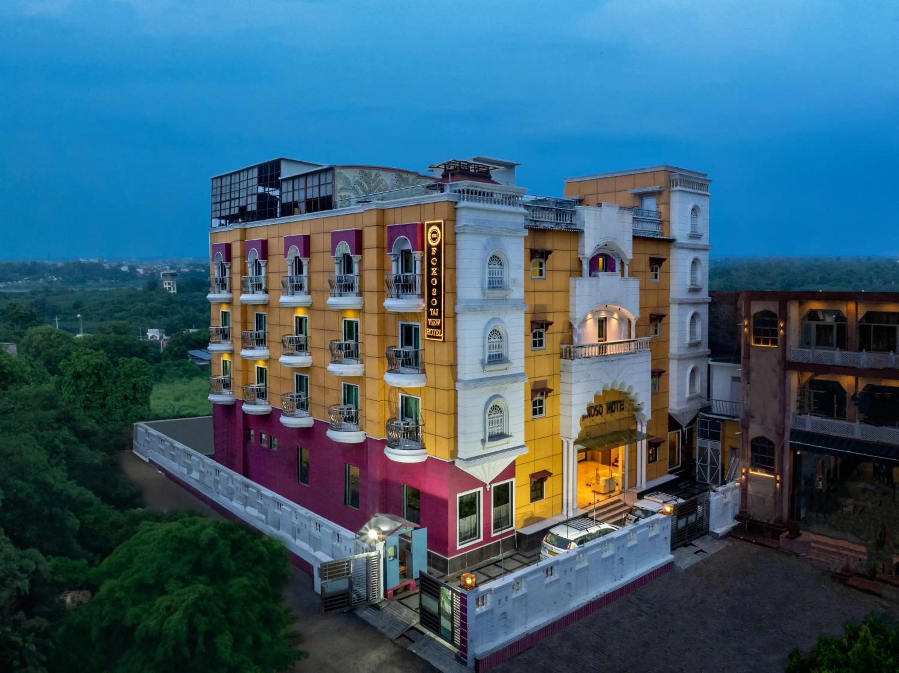 Property building in Foxoso Taj View Hotel