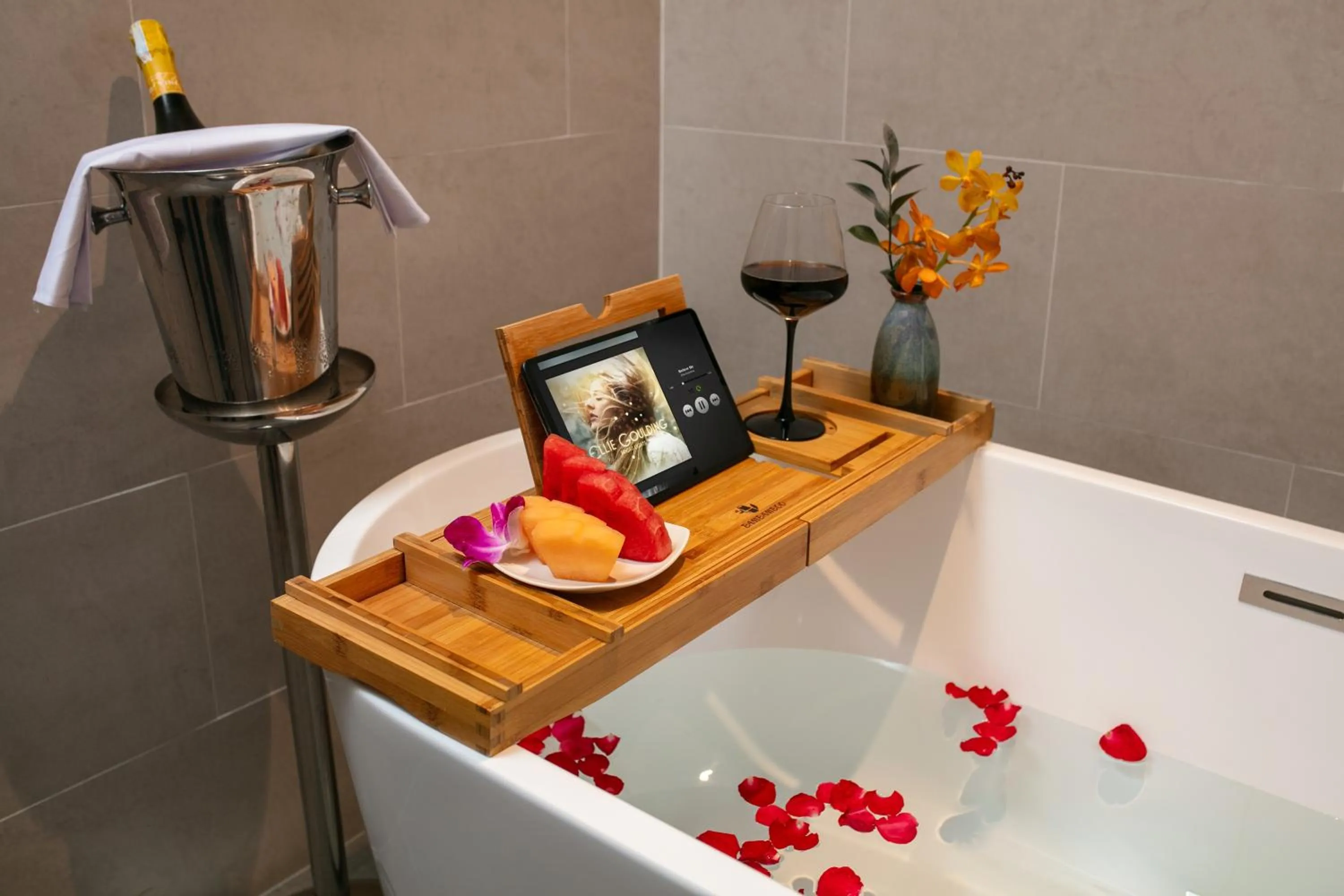 Bathroom in Le Premier Hotel & Rooftop Bar