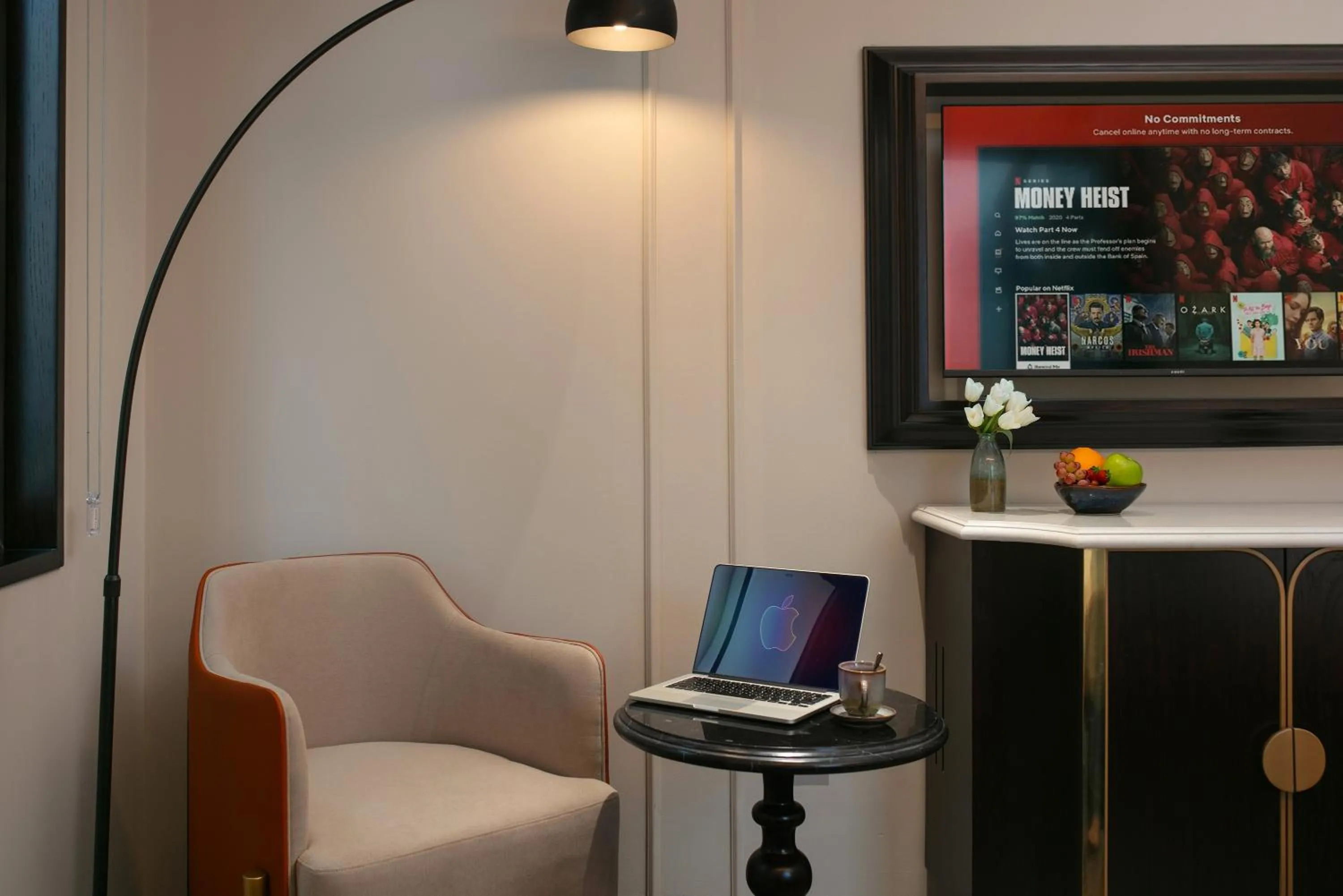 TV and multimedia in Le Premier Hotel & Rooftop Bar