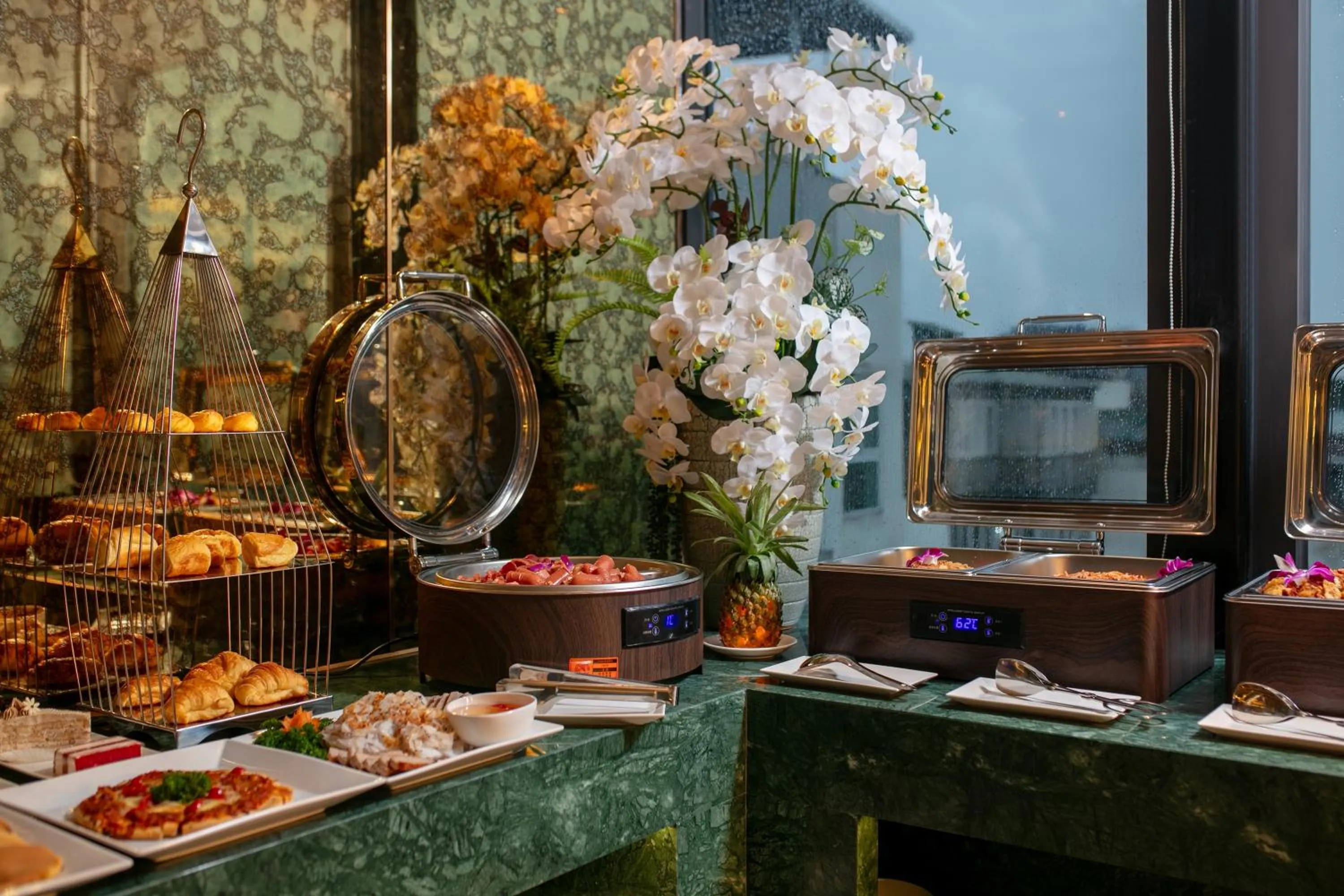 Food in Le Premier Hotel & Rooftop Bar