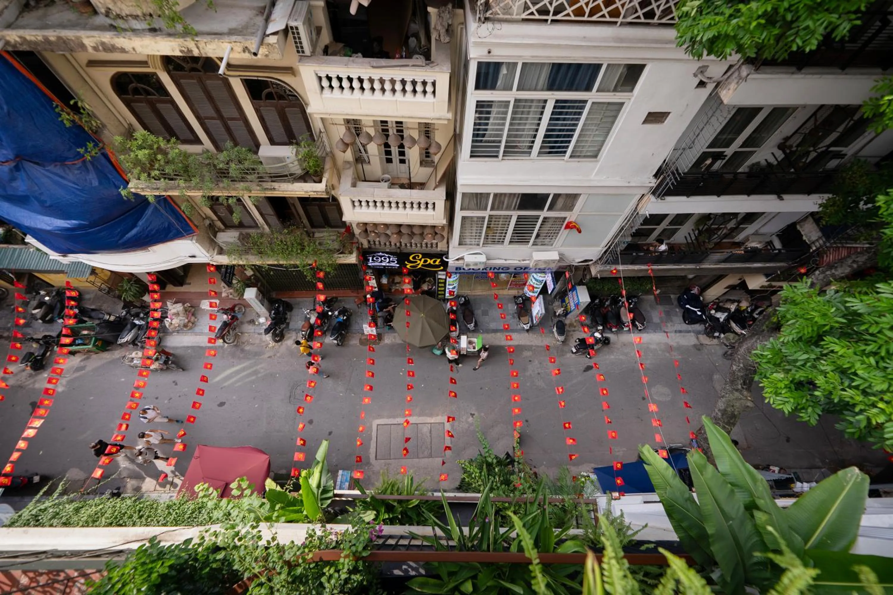 Street view in Le Premier Hotel & Rooftop Bar