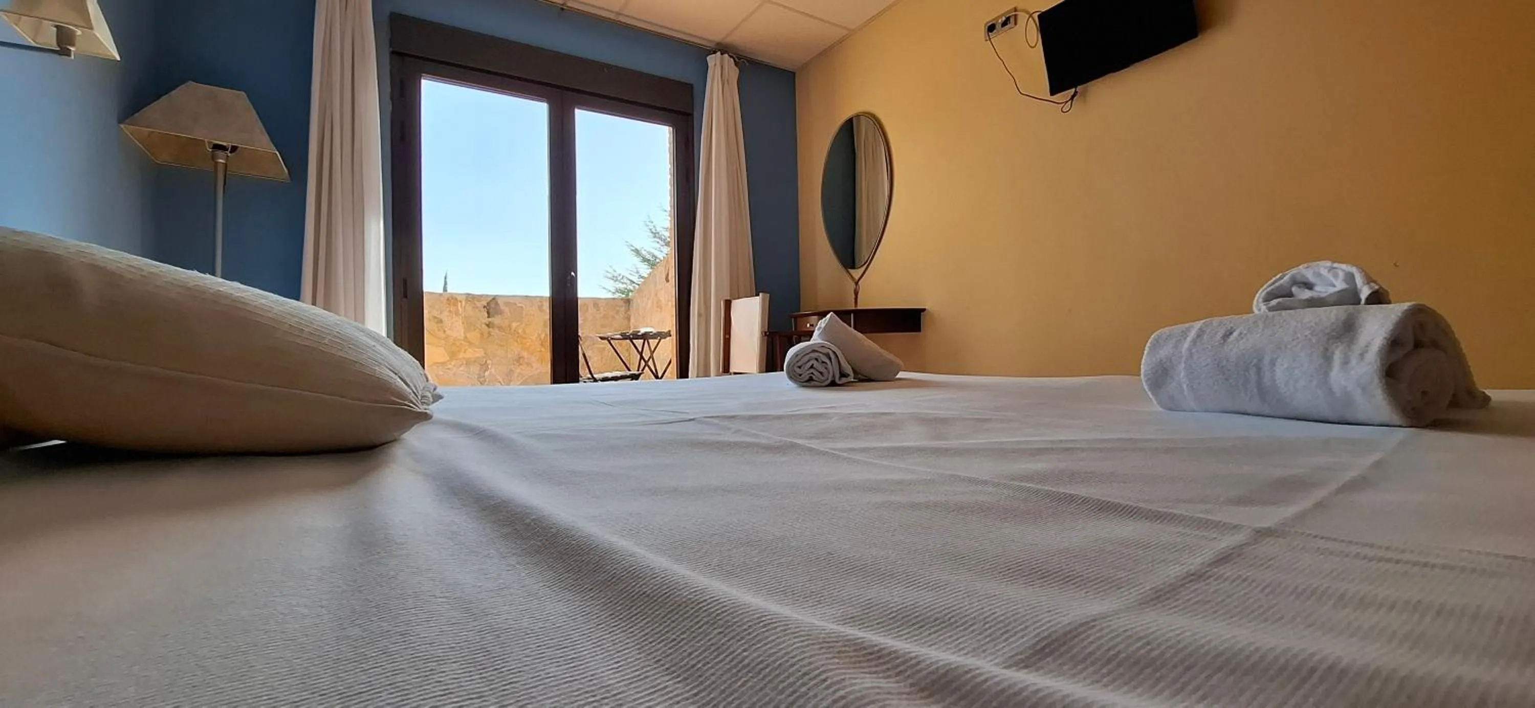 Bedroom, Bed in Hotel Villa de Estercuel