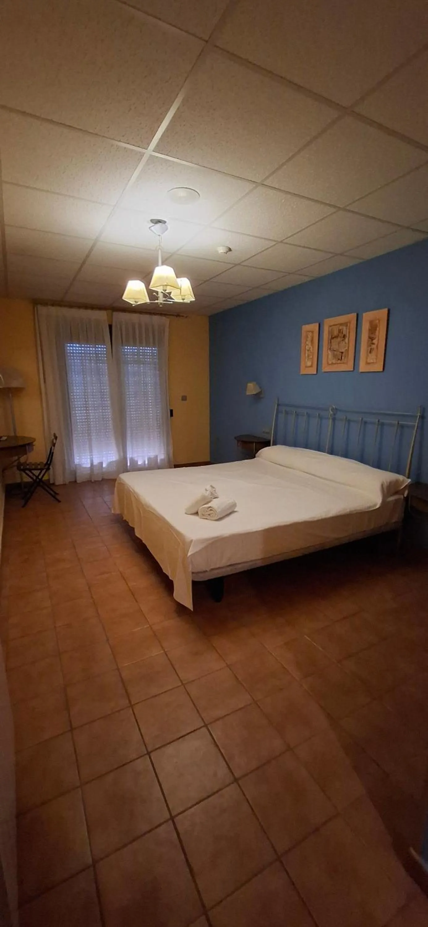 Bedroom, Bed in Hotel Villa de Estercuel