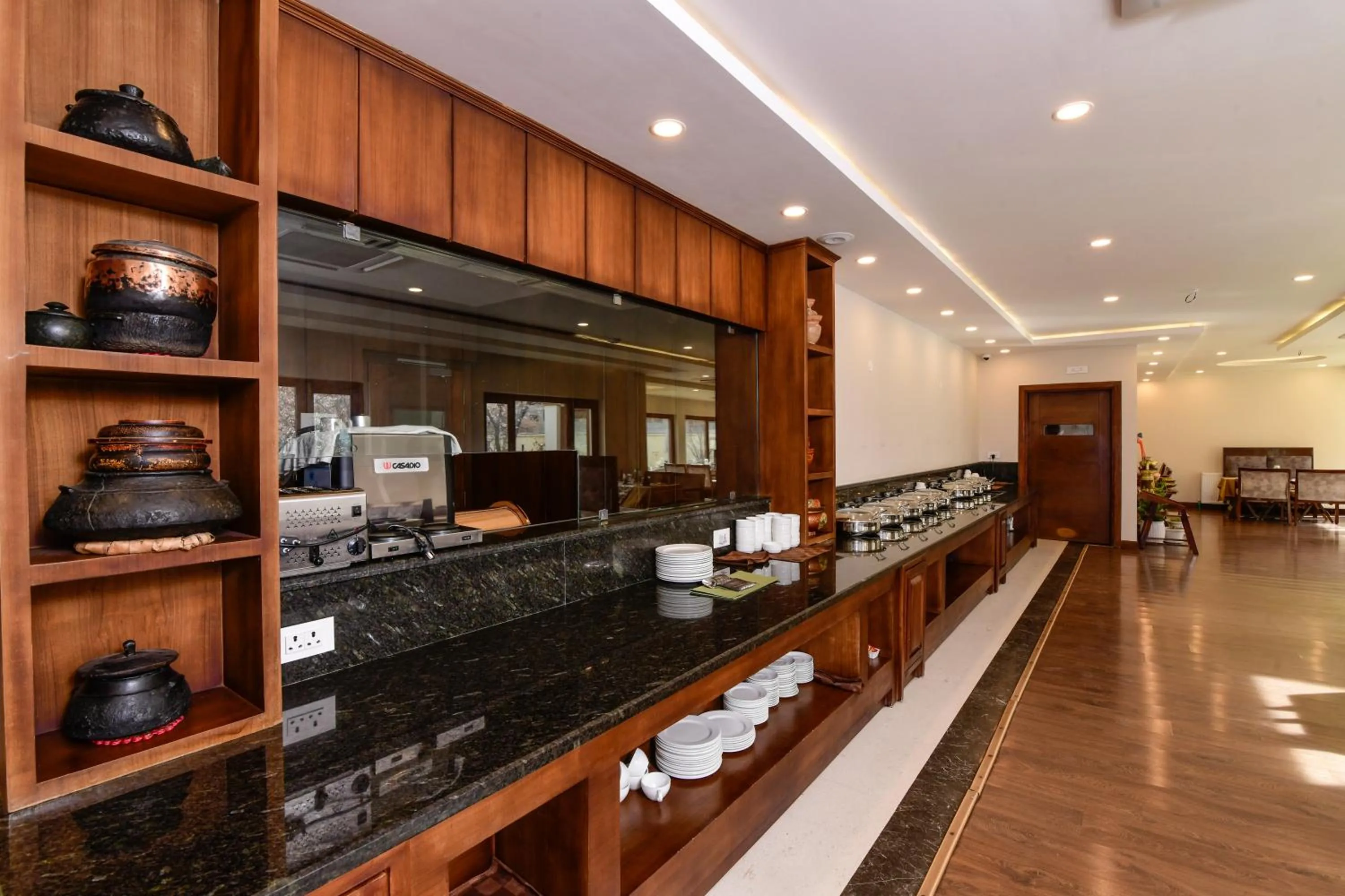 Restaurant/places to eat in Tsokar Retreat