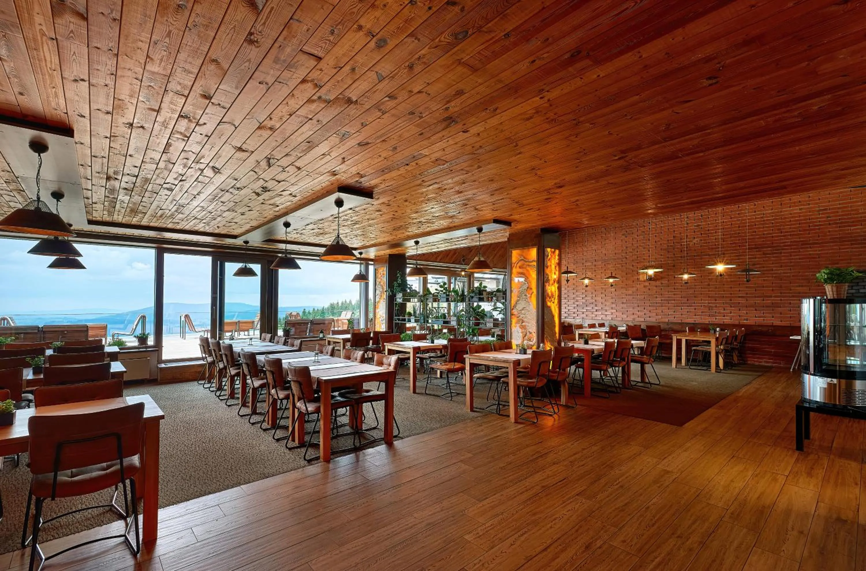 Restaurant/places to eat in Hotel Tetřeví Boudy