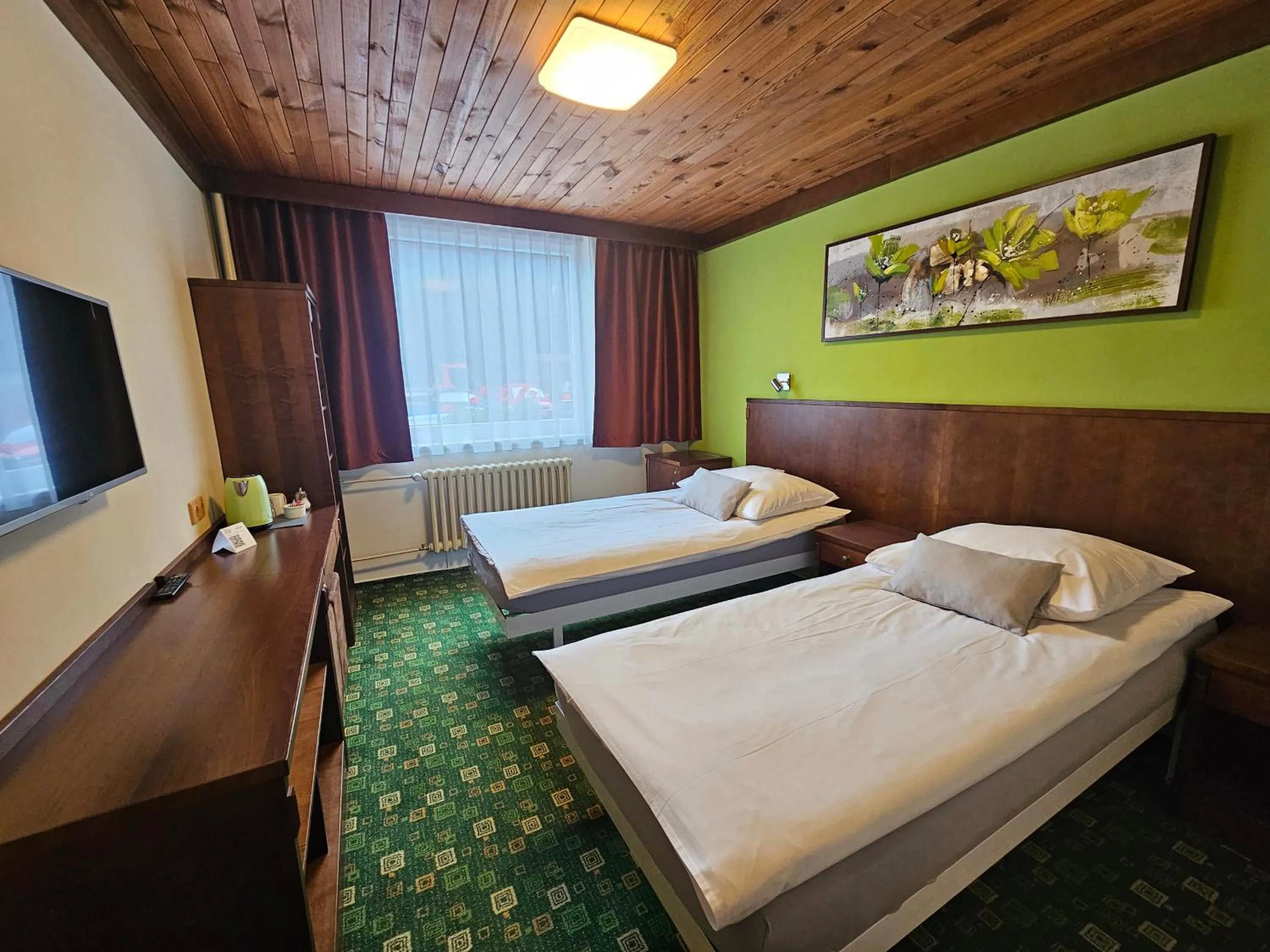 Property building, Bed in Hotel Tetřeví Boudy