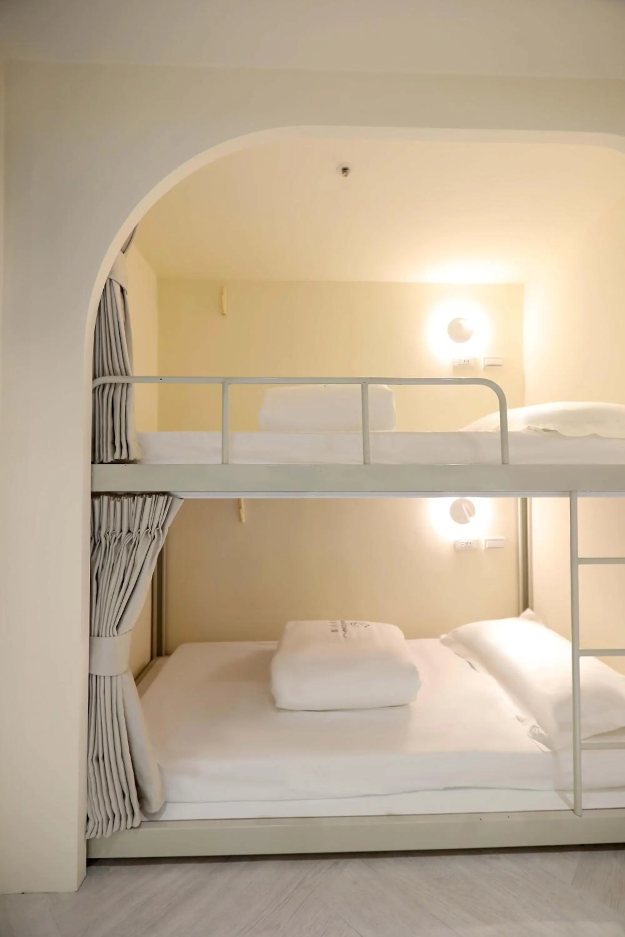 bunk bed, Bed in Wondertime Taipei Station - Hankou Ladies Hostel