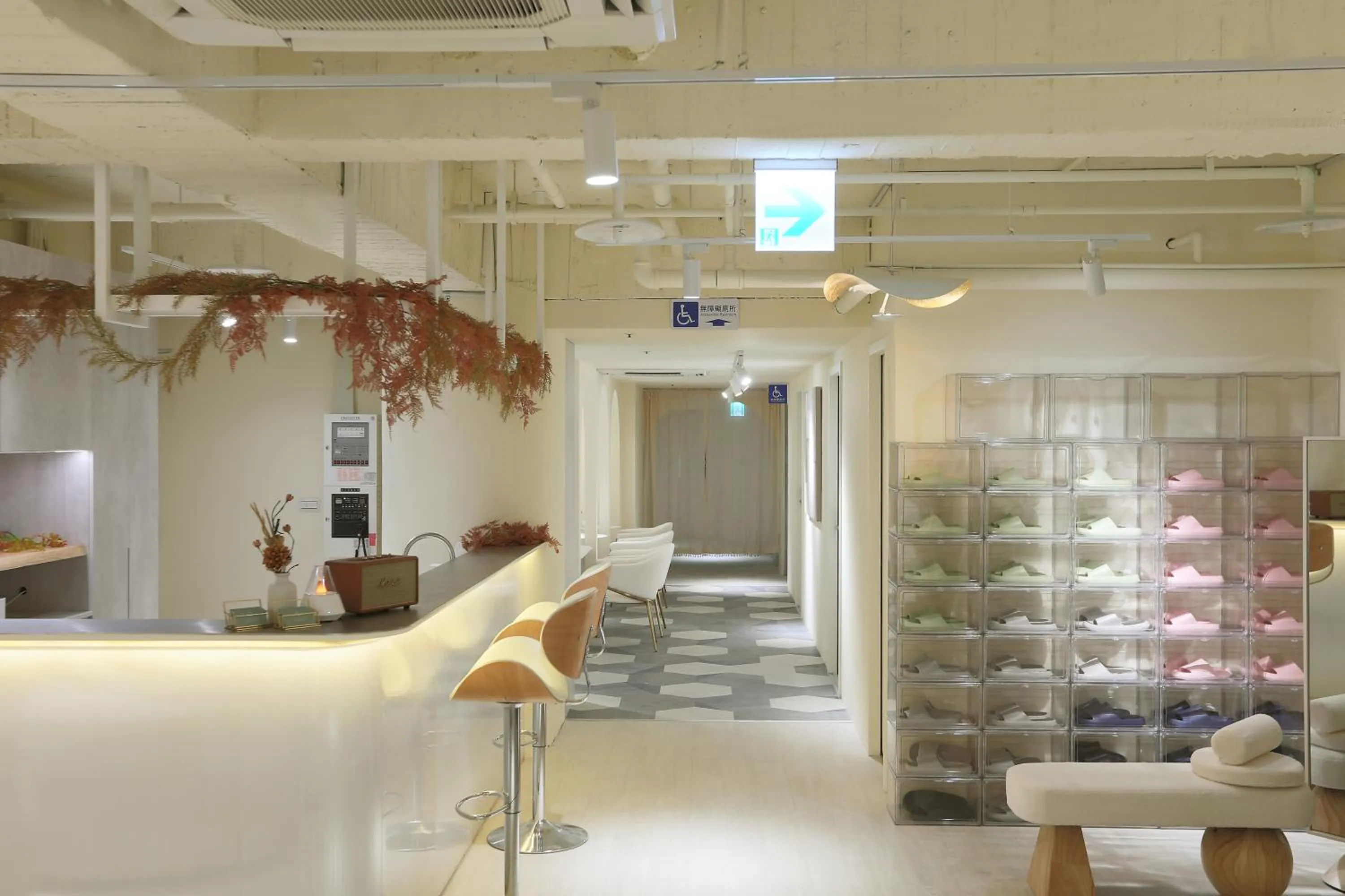 Decorative detail in Wondertime Taipei Station - Hankou Ladies Hostel