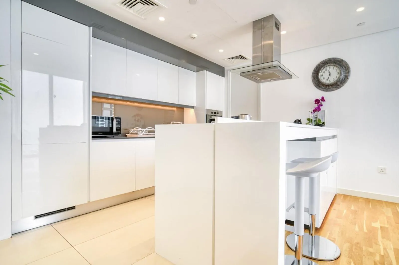 Kitchen or kitchenette in Shadow Of The Sun by Lagom