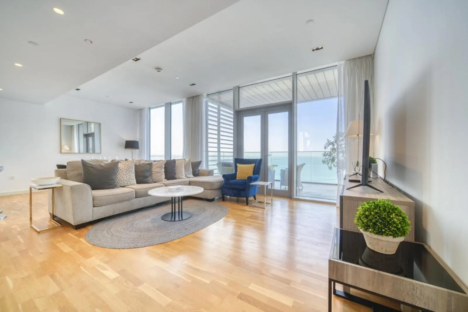 Living room in Shadow Of The Sun by Lagom