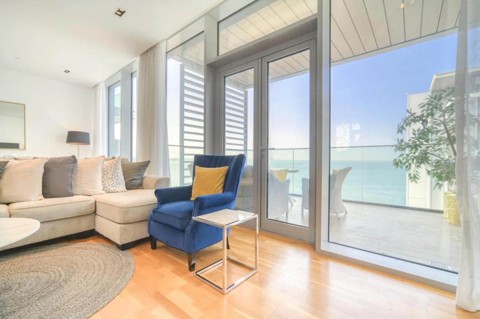 Balcony/Terrace in Shadow Of The Sun by Lagom